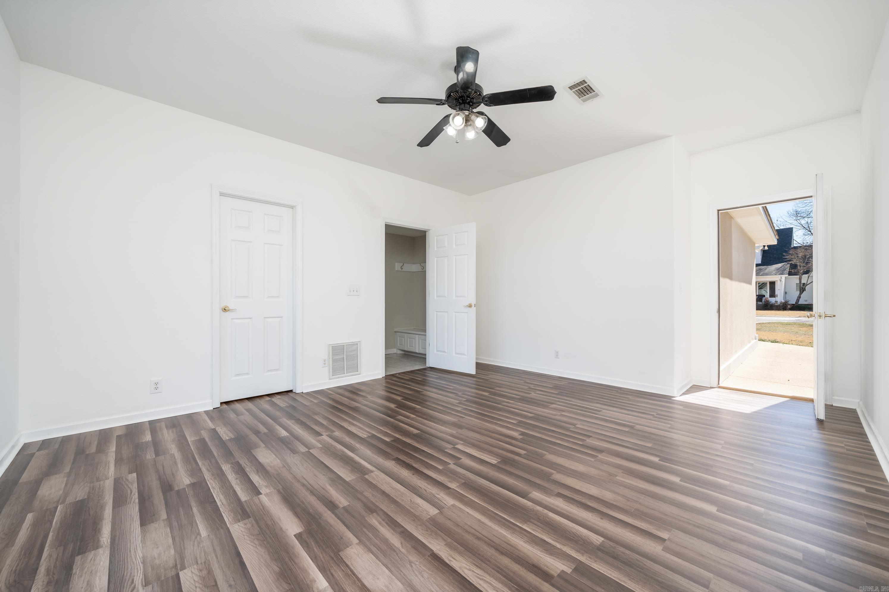 106 Hunterscove Court