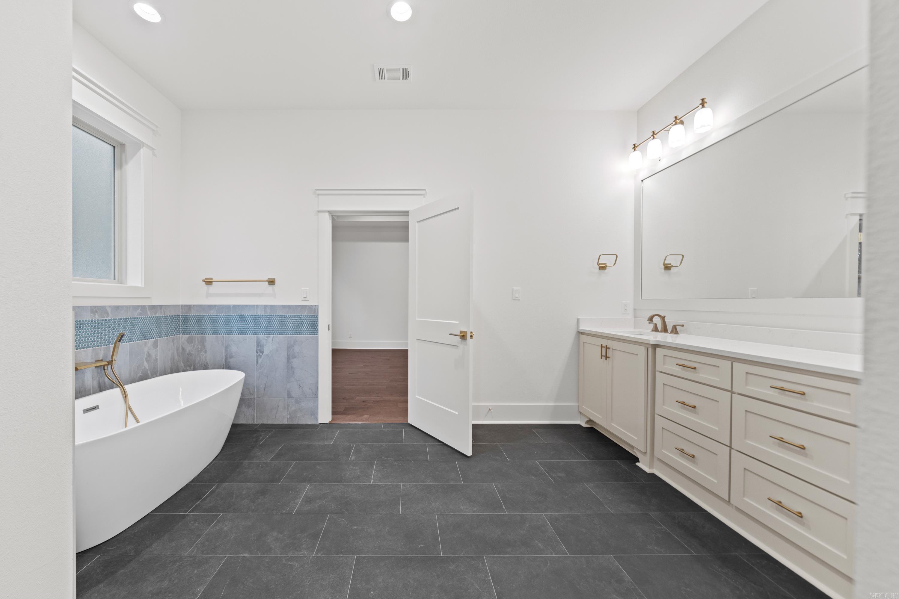 187 Waterview