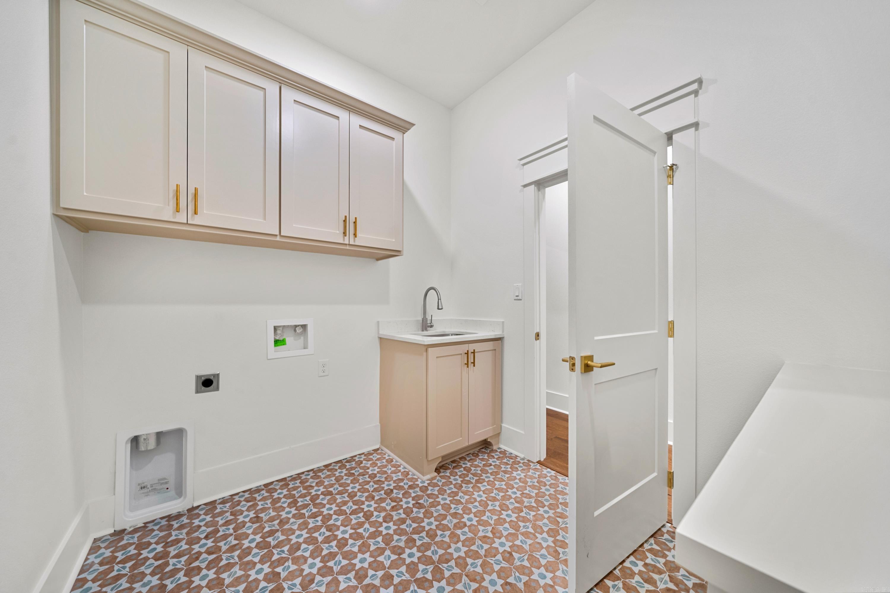 187 Waterview