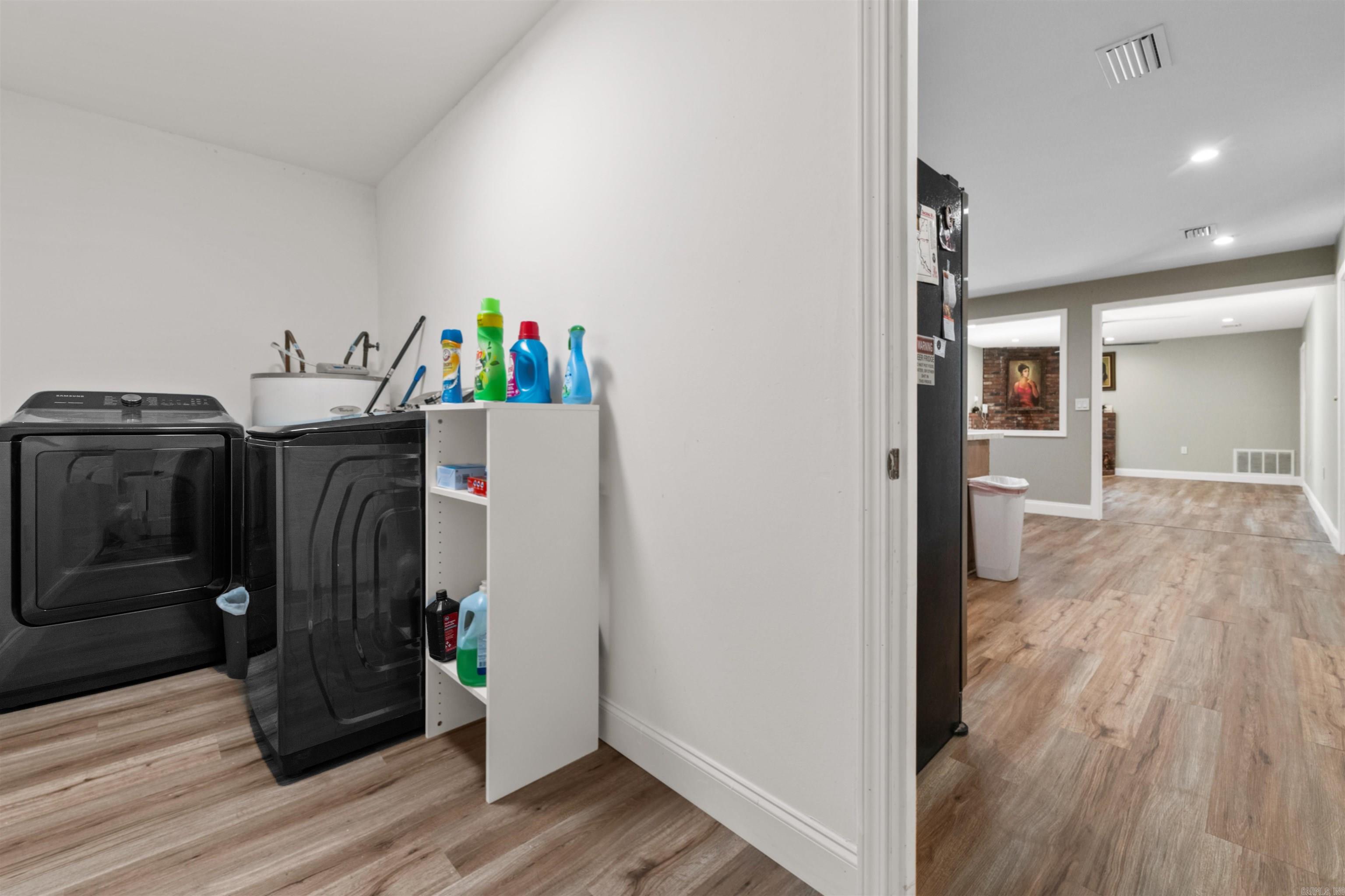 1909 W Republican Rd