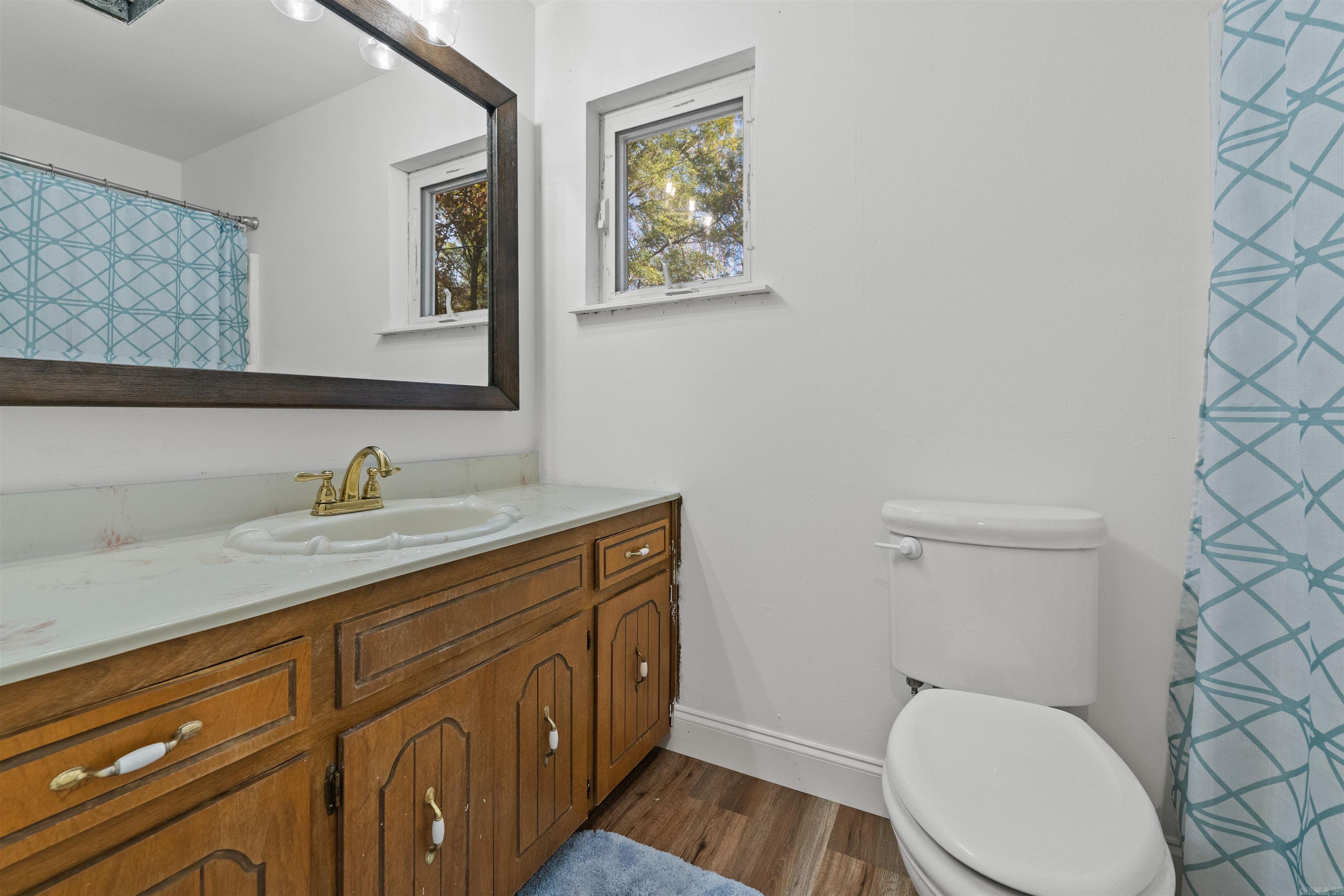 1909 W Republican Rd