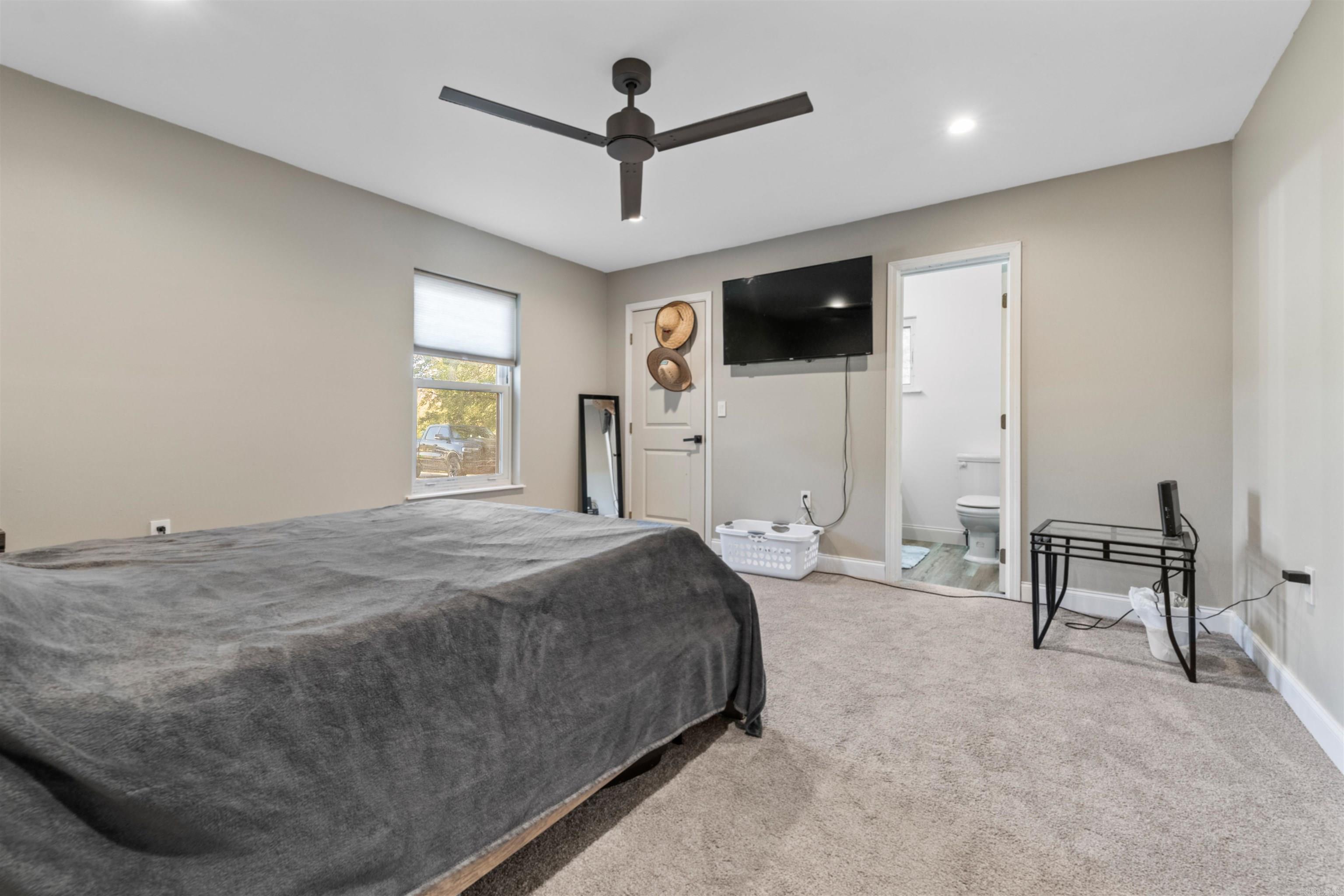 1909 W Republican Rd