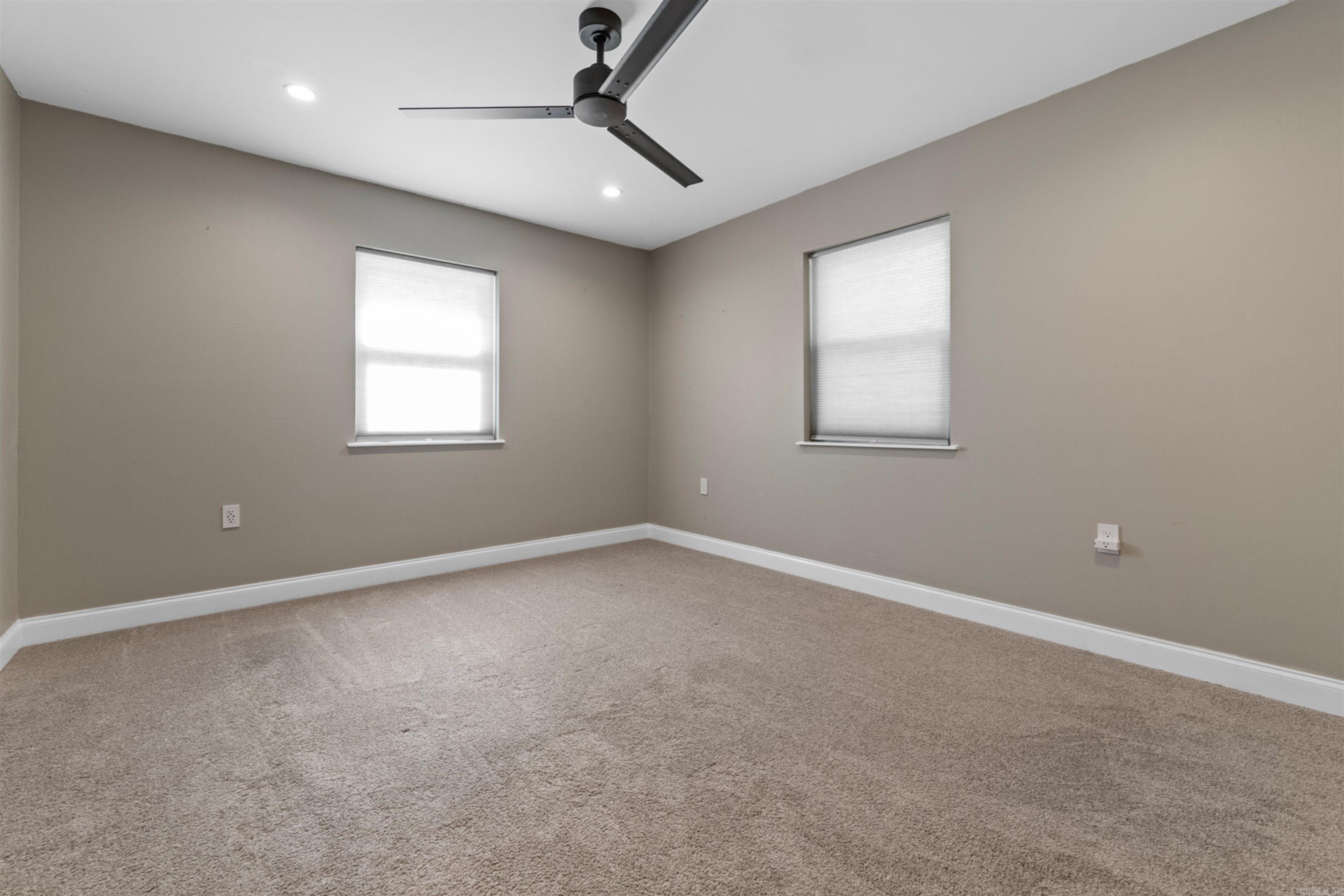 1909 W Republican Rd