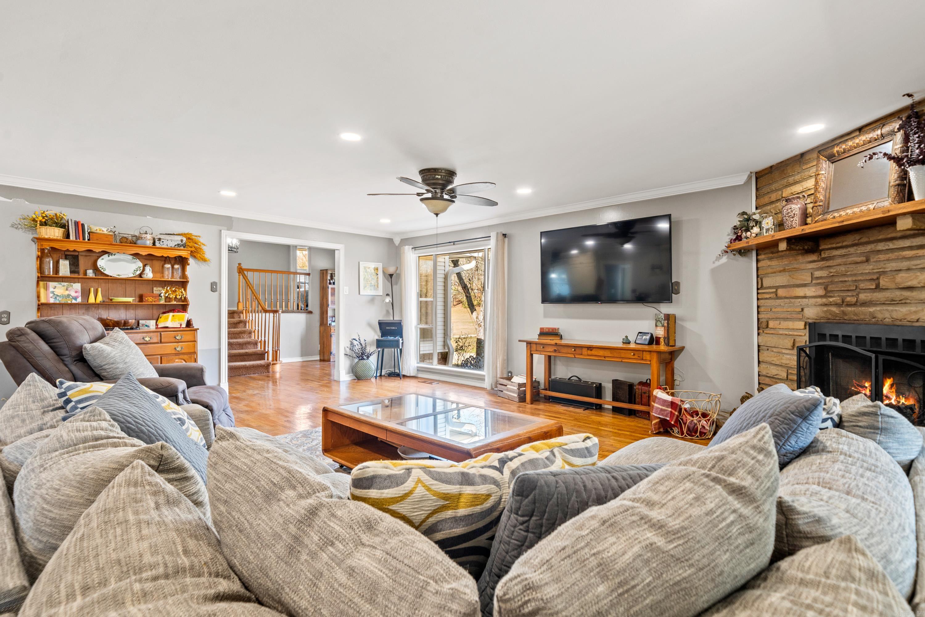 229 Lansend Lane