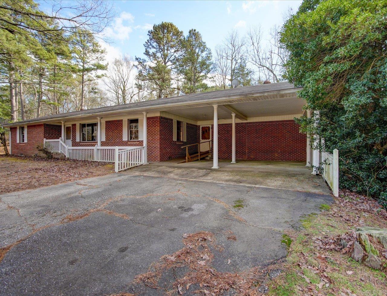 1095 HWY 8 E