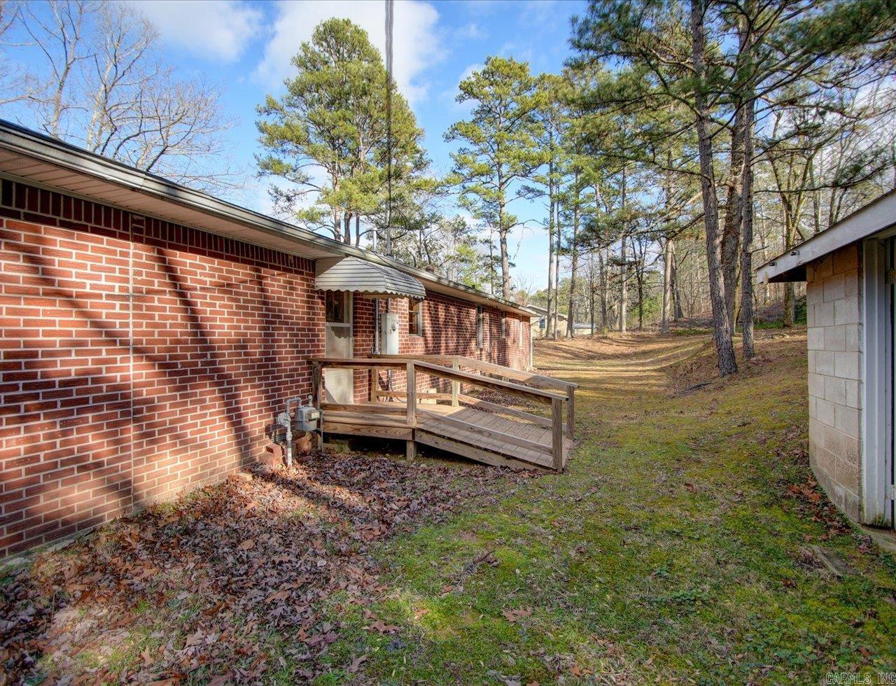 1095 HWY 8 E