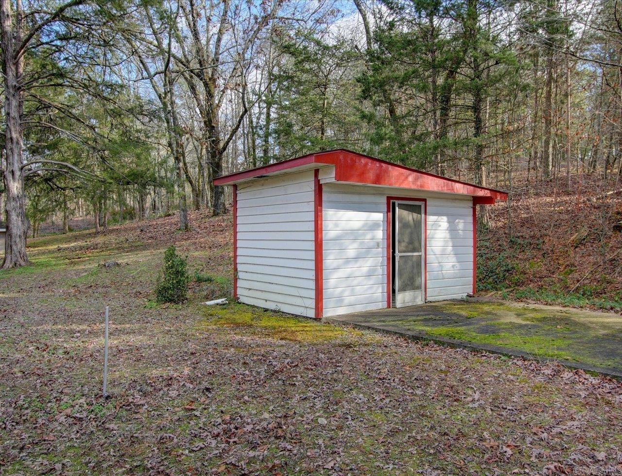 1095 HWY 8 E
