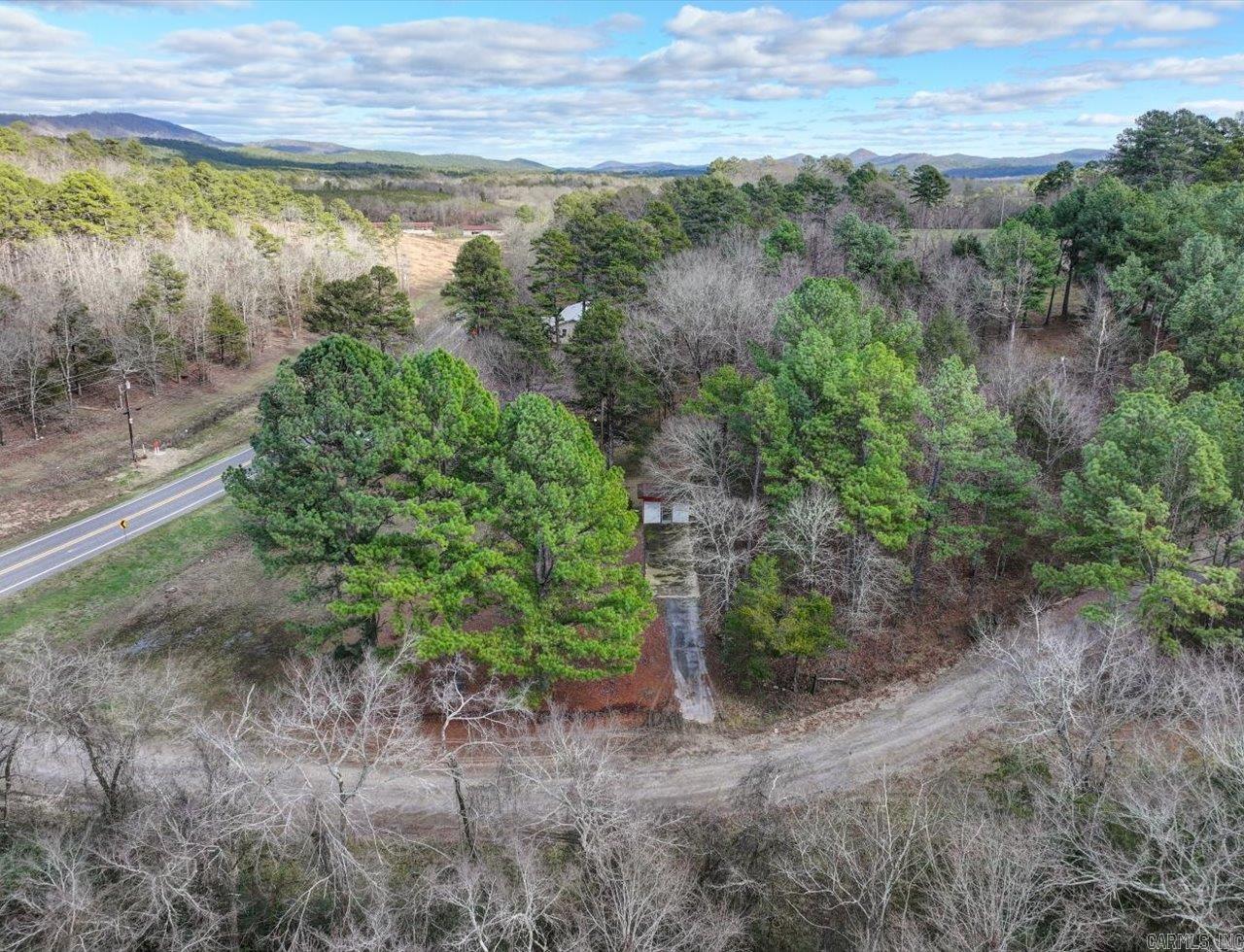 1095 HWY 8 E