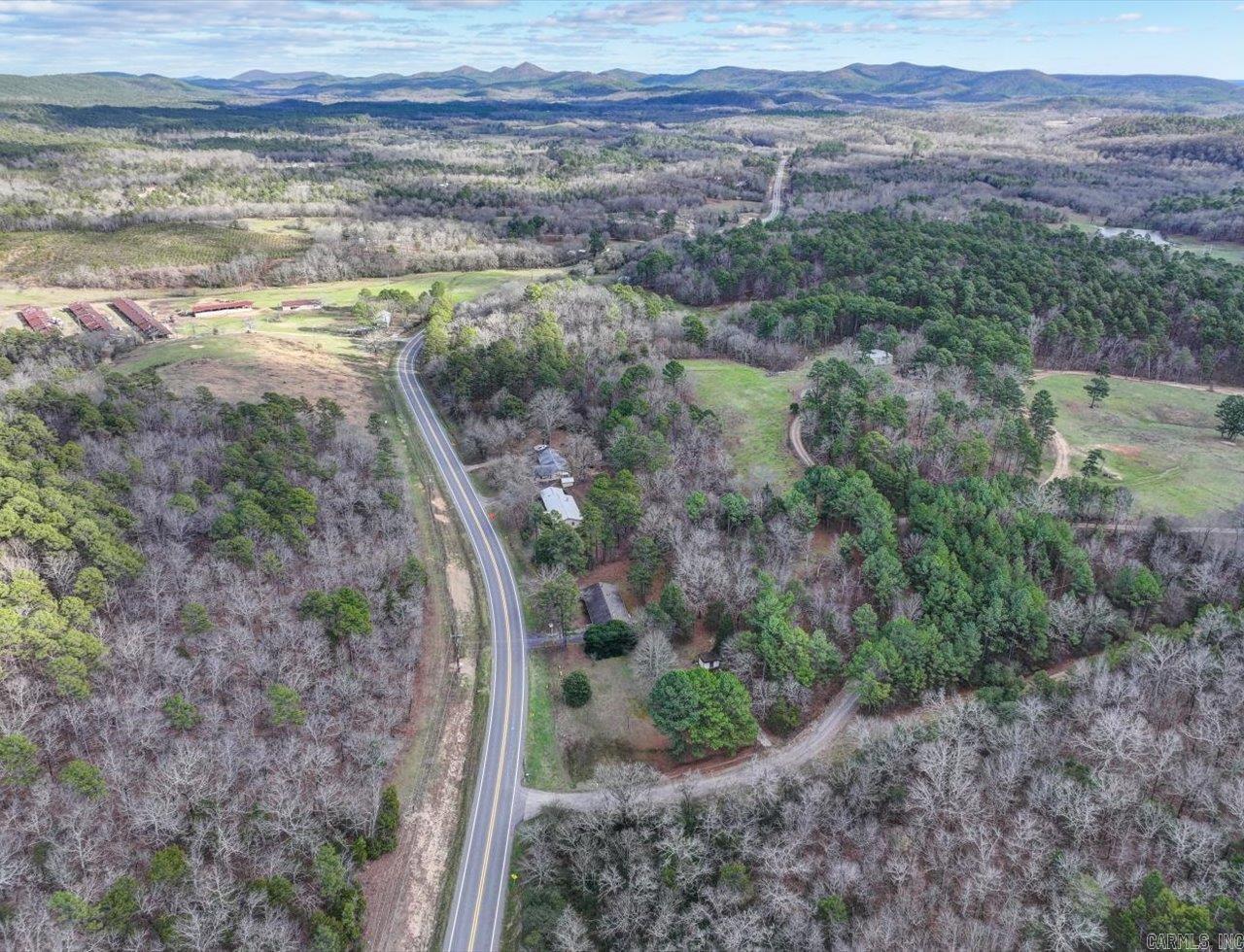 1095 HWY 8 E