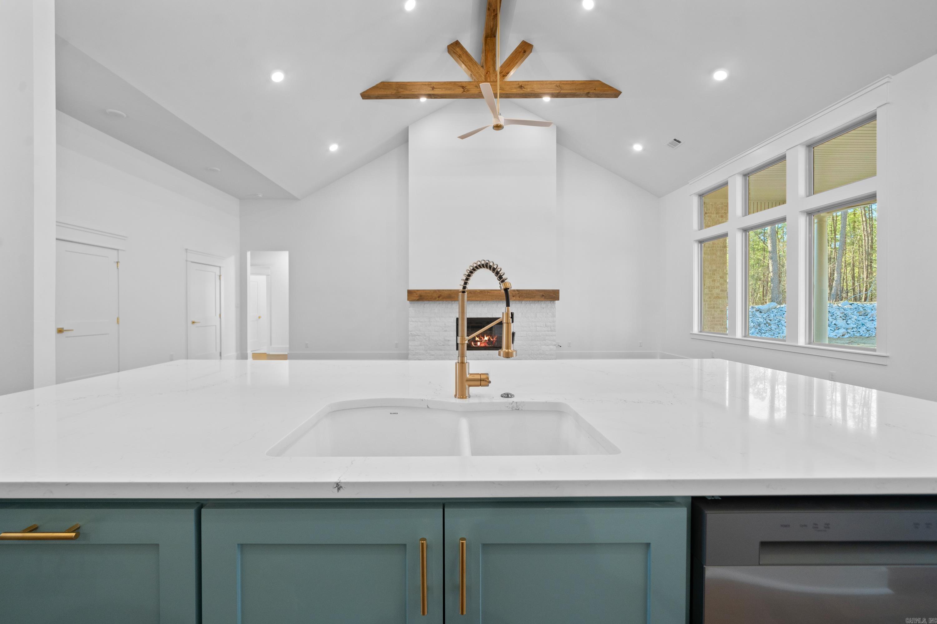 185 Waterview
