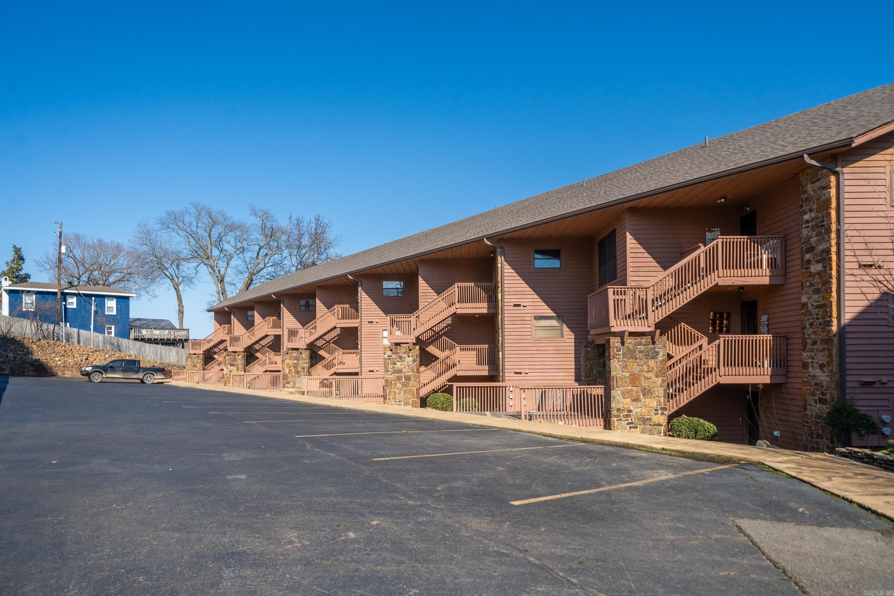 310 Kleinshore Unit: C-14