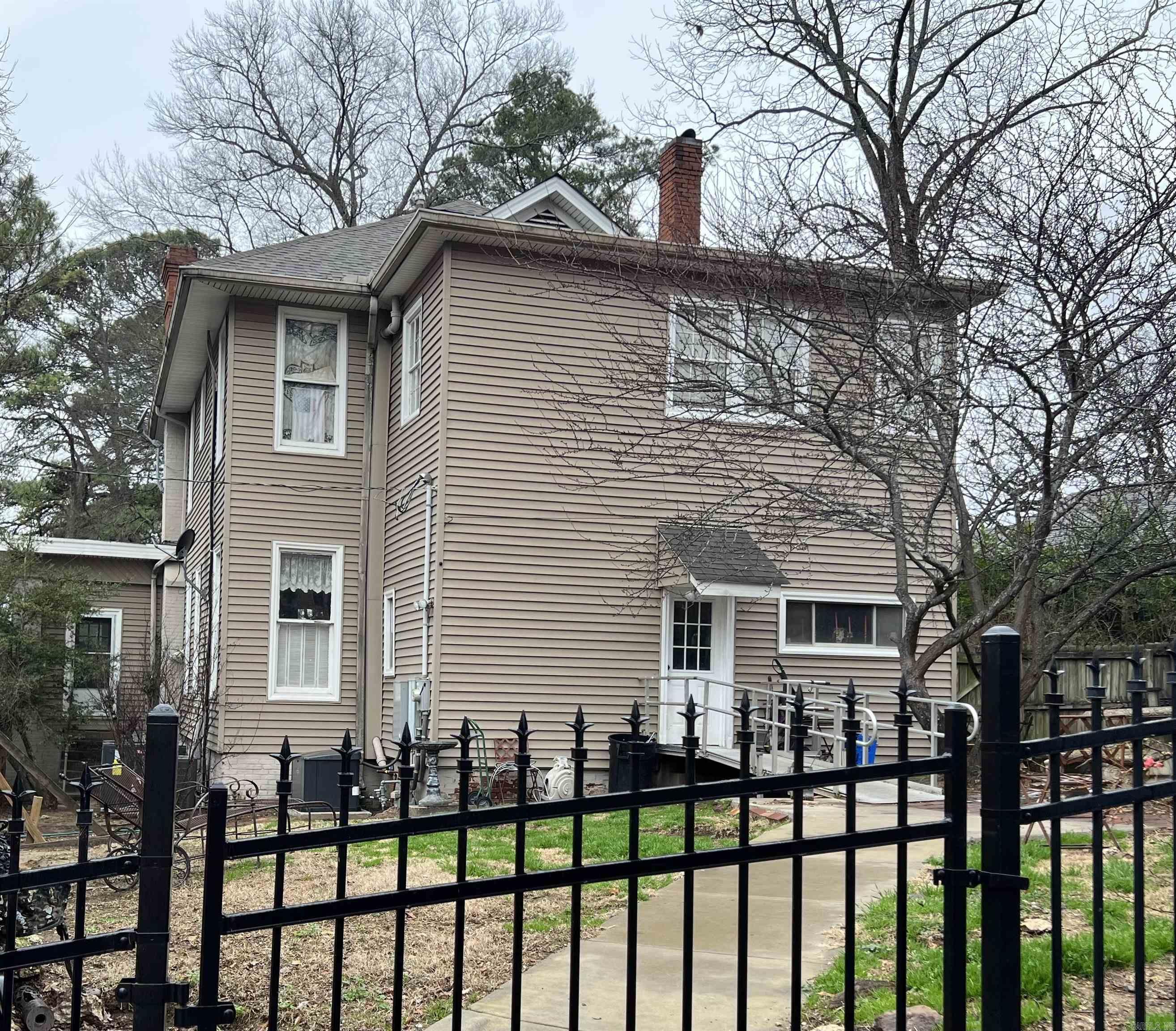 1200 Kavanaugh Boulevard