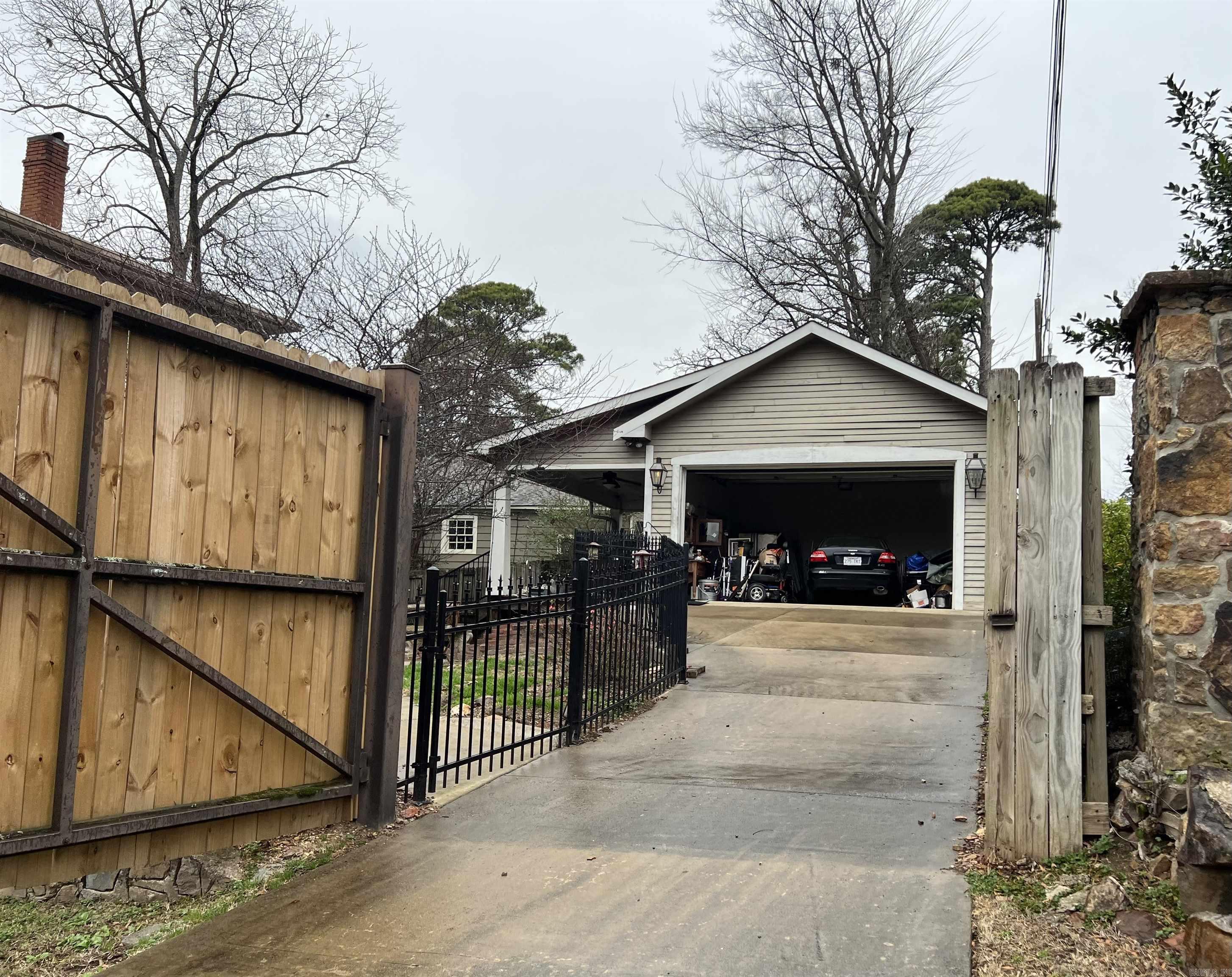 1200 Kavanaugh Boulevard