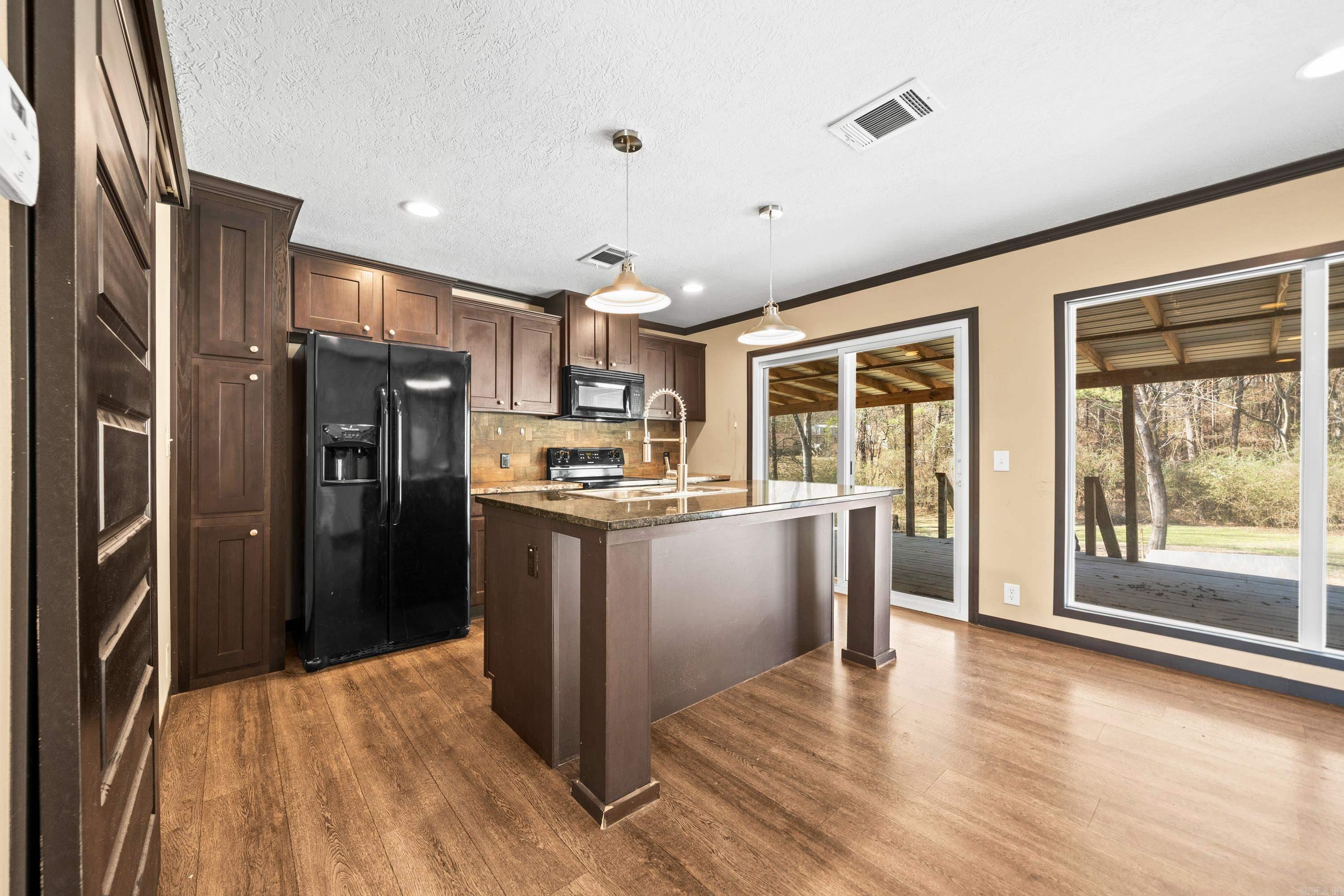 1002 Ozark Loop