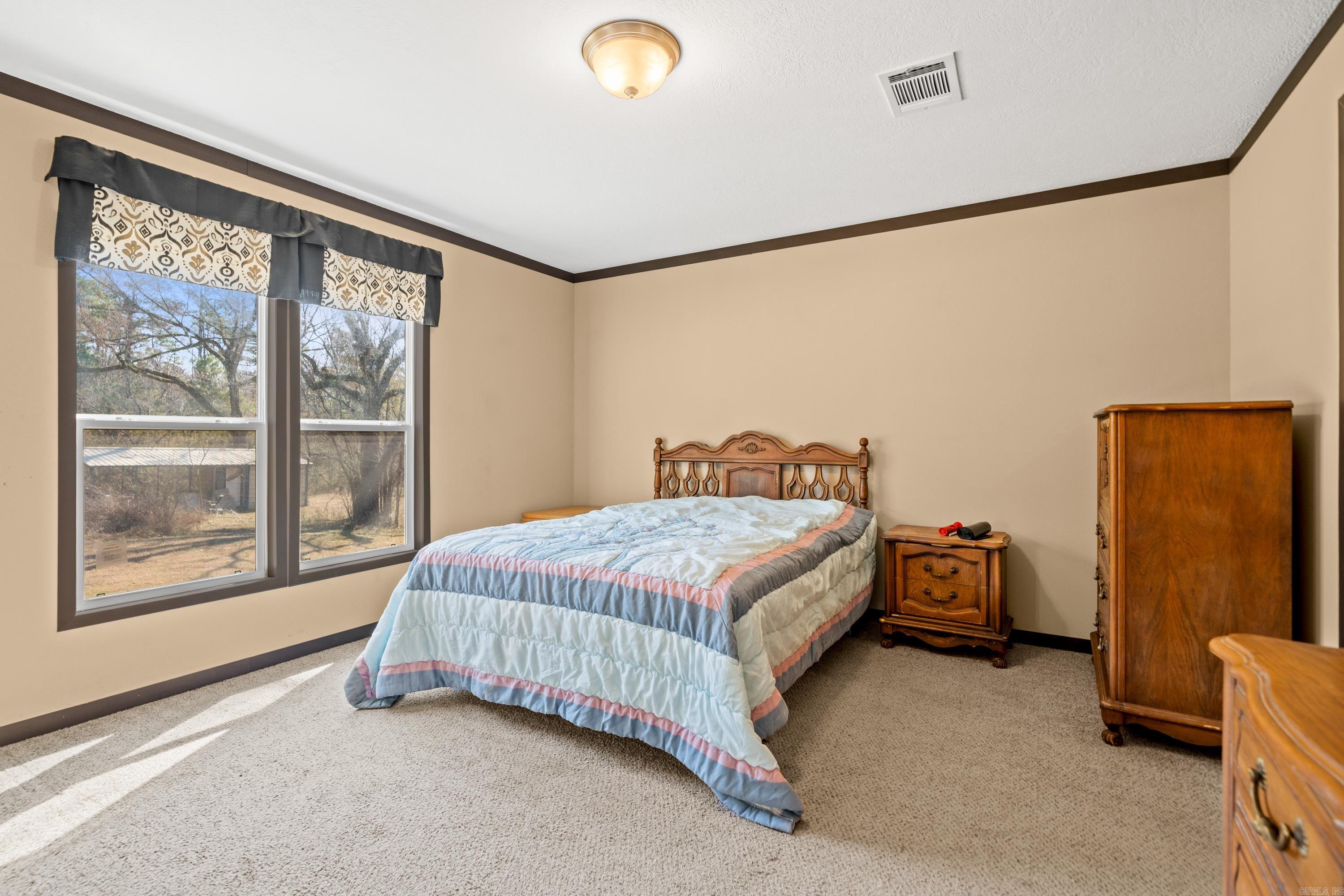 1002 Ozark Loop