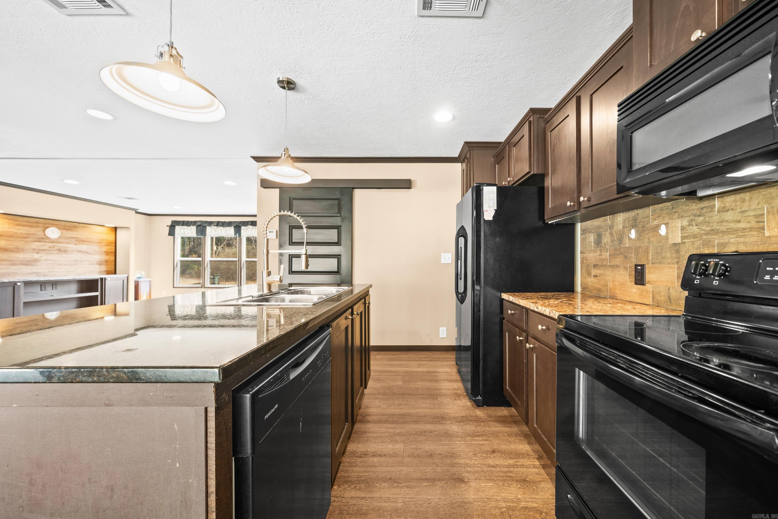 1002 Ozark Loop