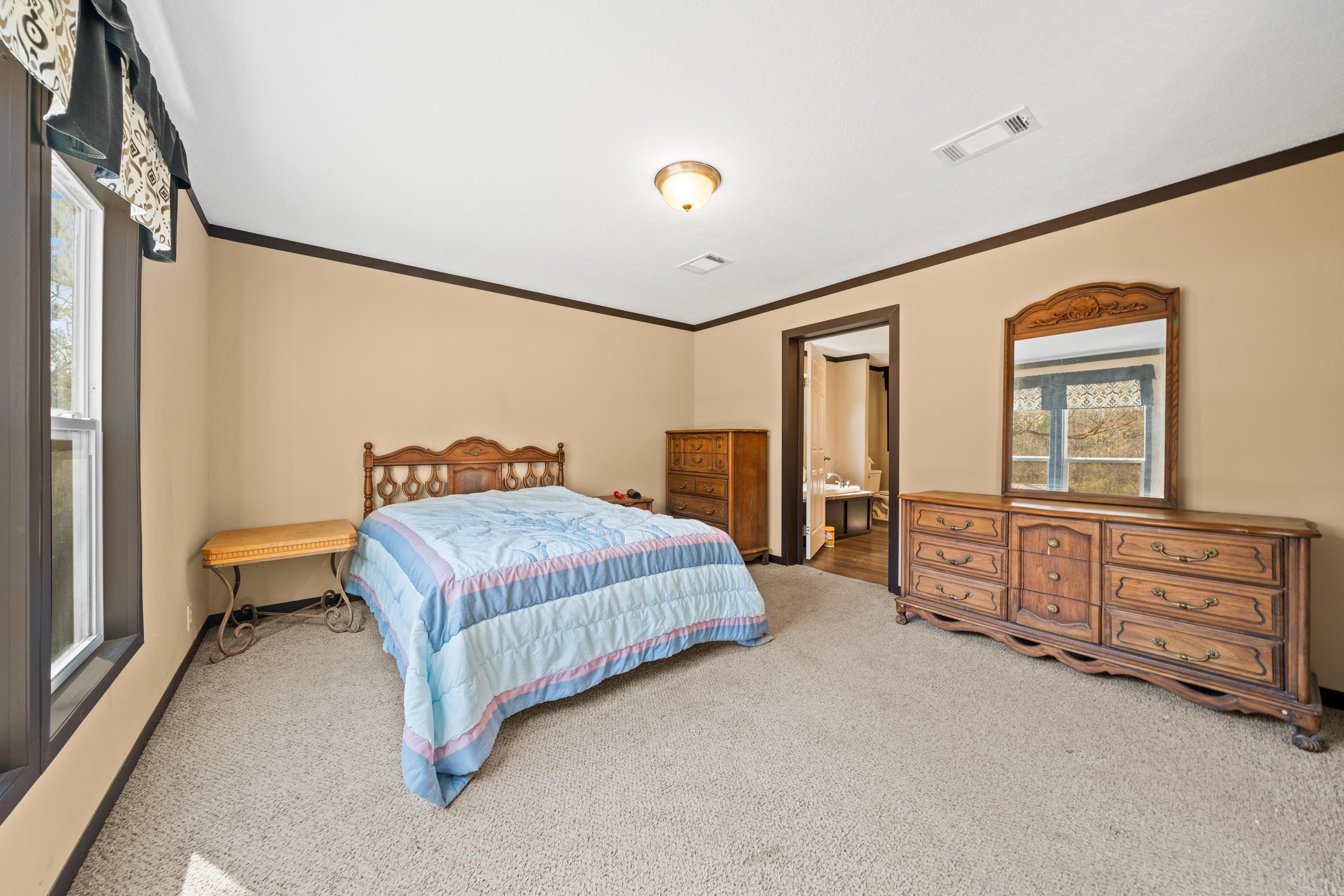1002 Ozark Loop