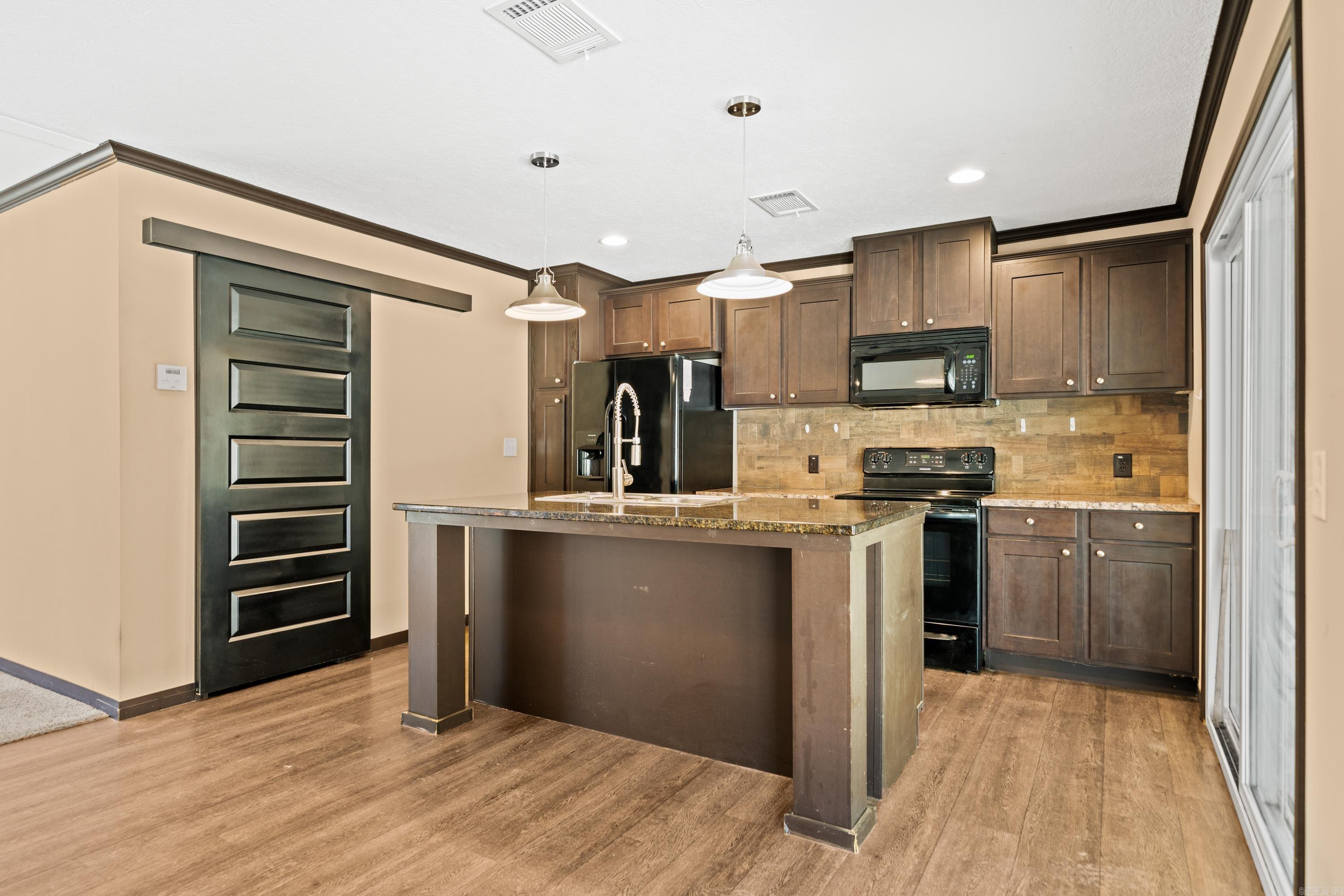 1002 Ozark Loop