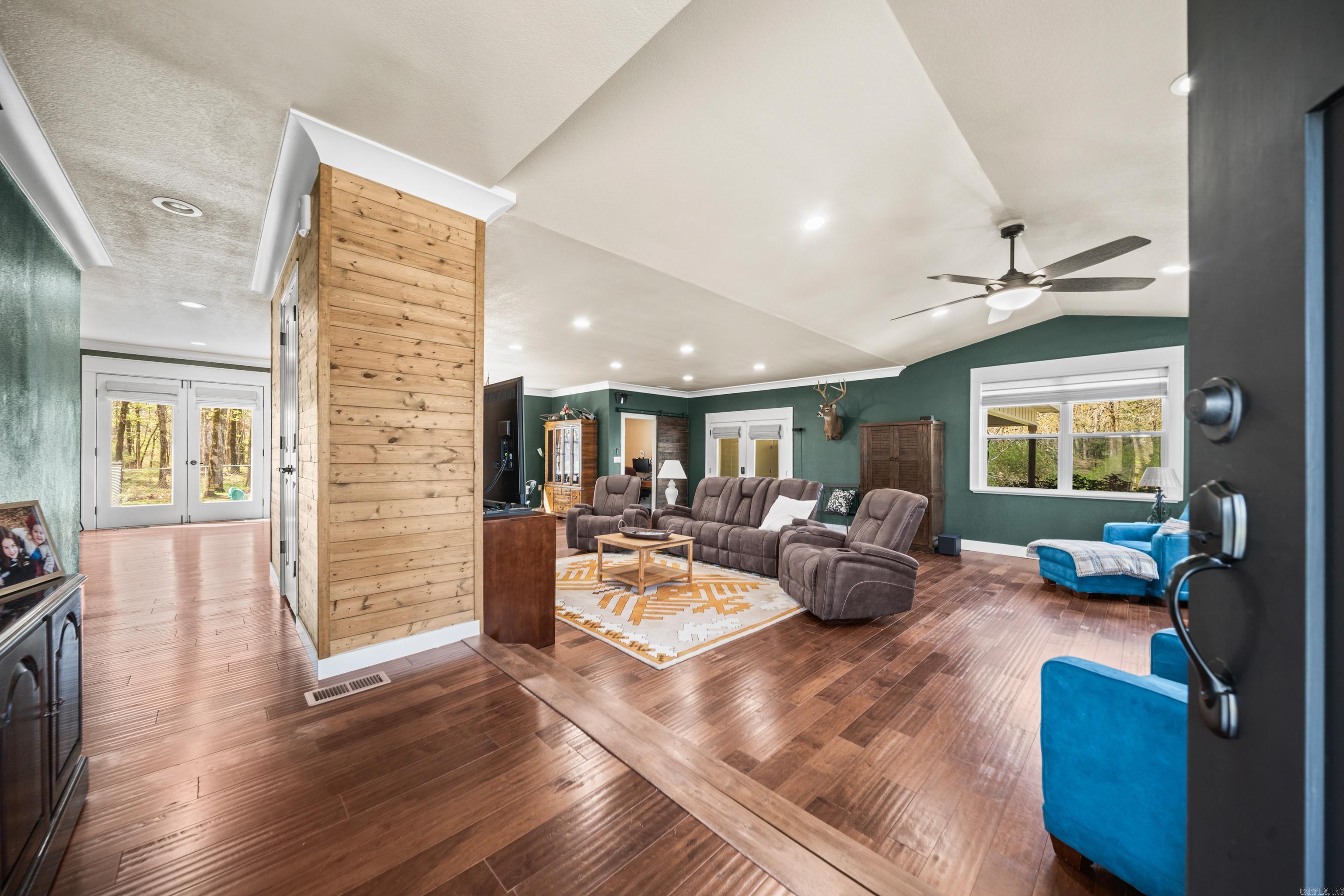 310 Rolling Acres