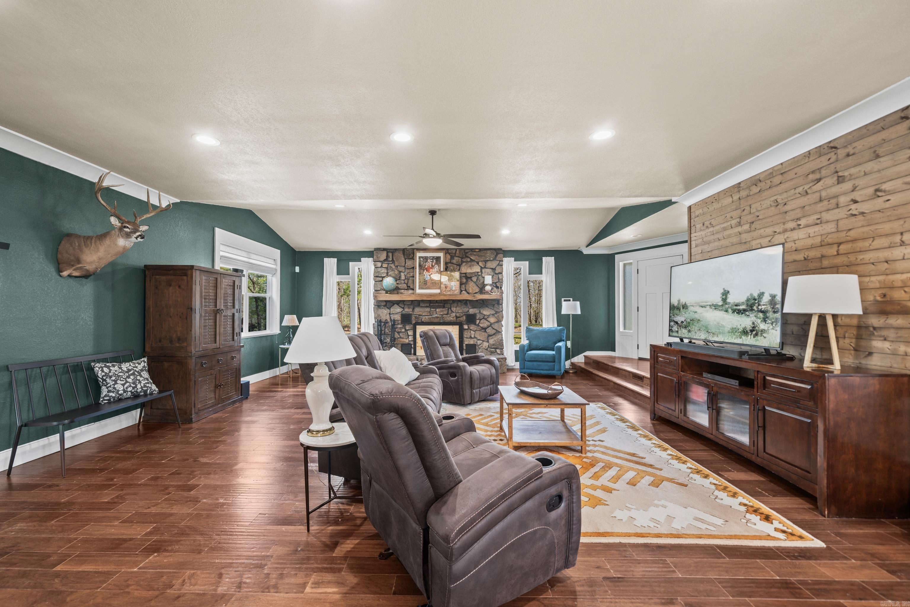 310 Rolling Acres