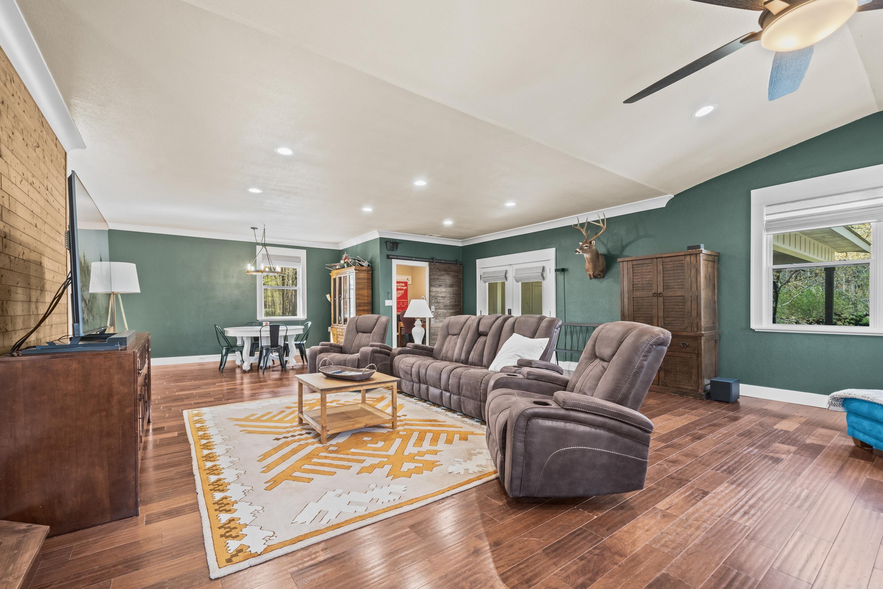 310 Rolling Acres