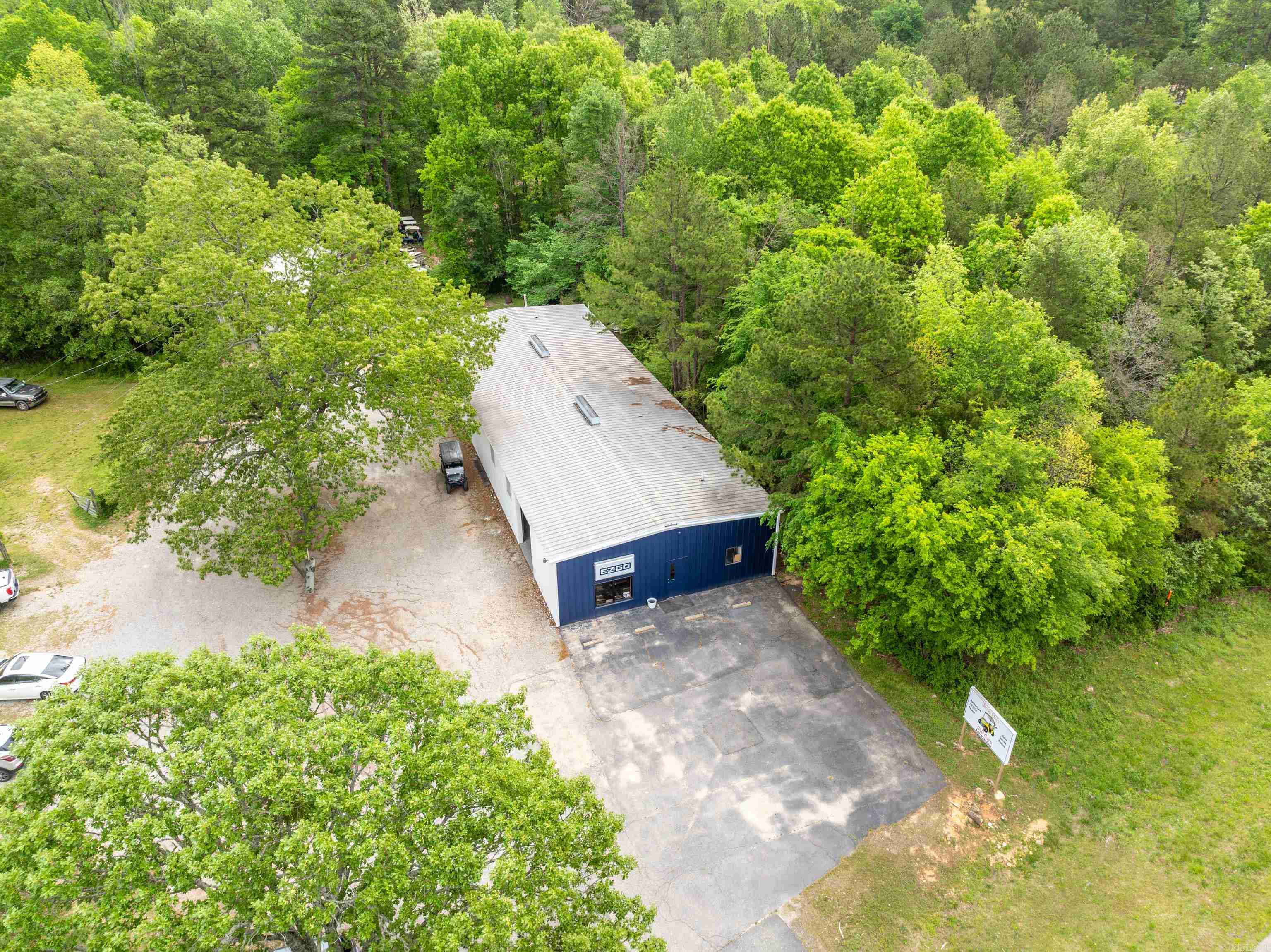 4060 N Highway 7 Highway