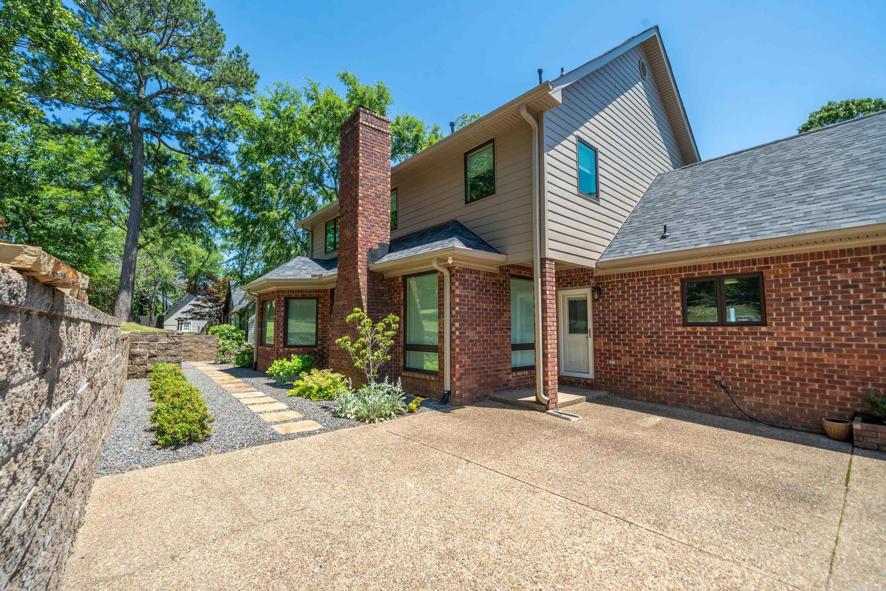 3 Stonegate Point