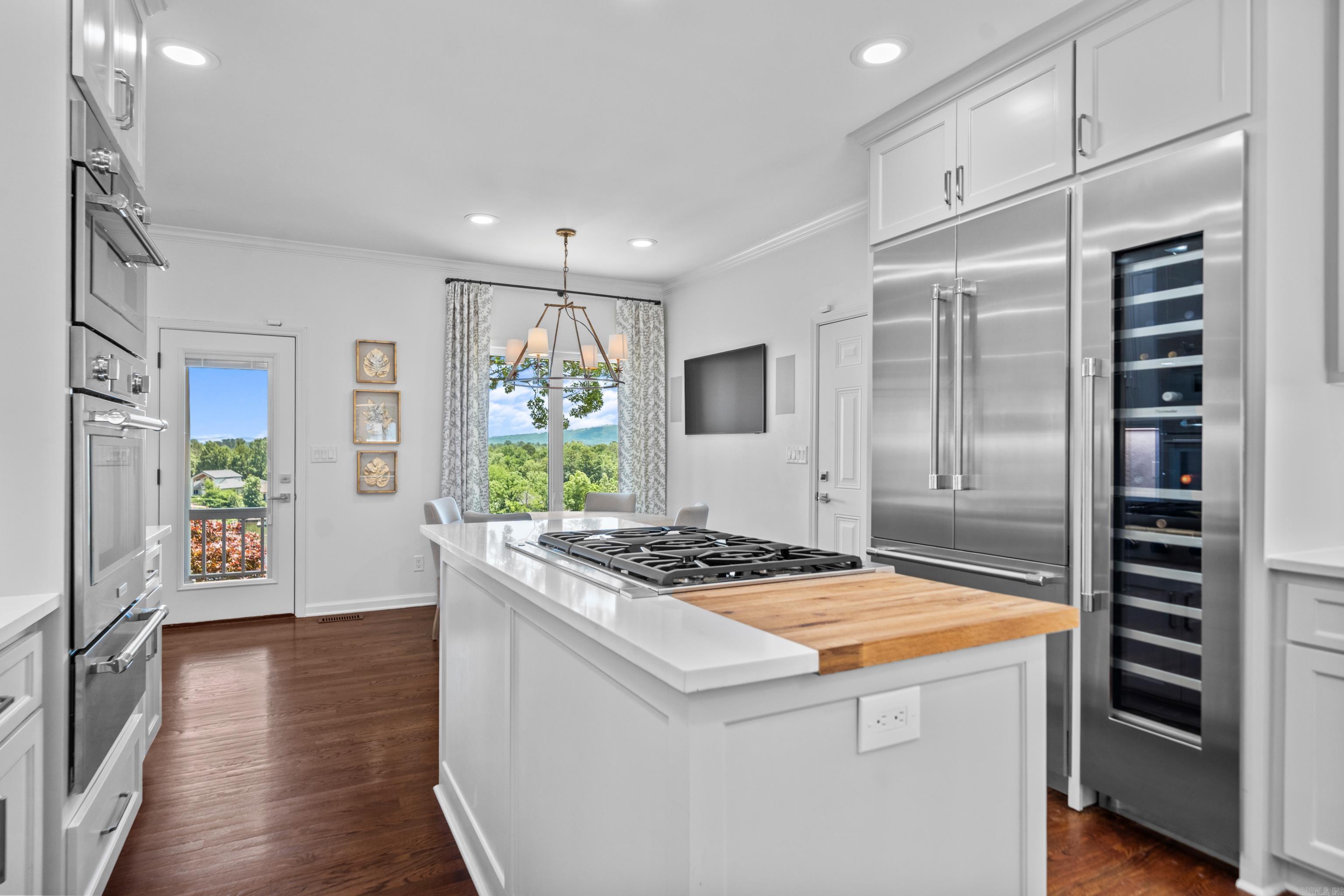 3 Stonegate Point