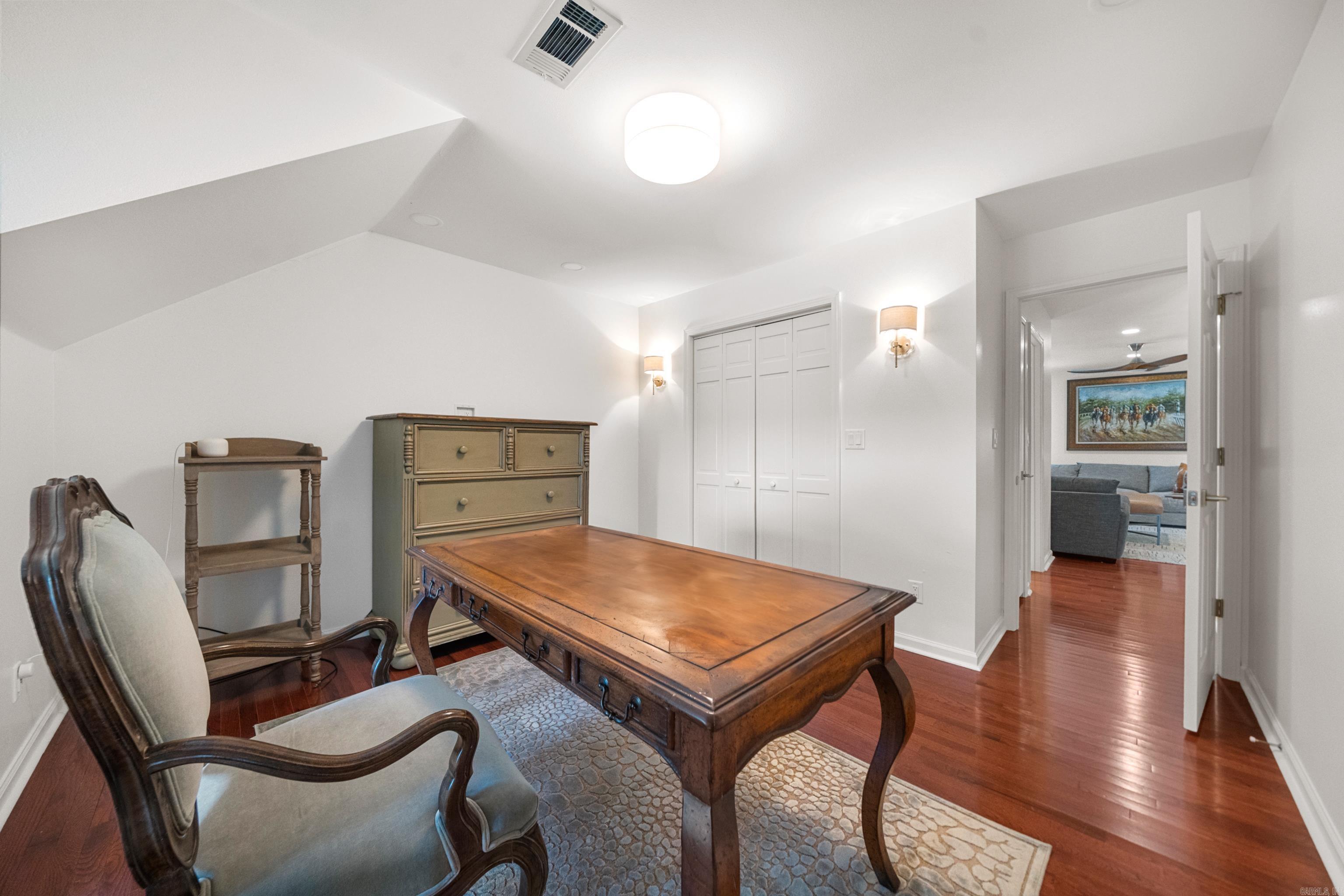3 Stonegate Point