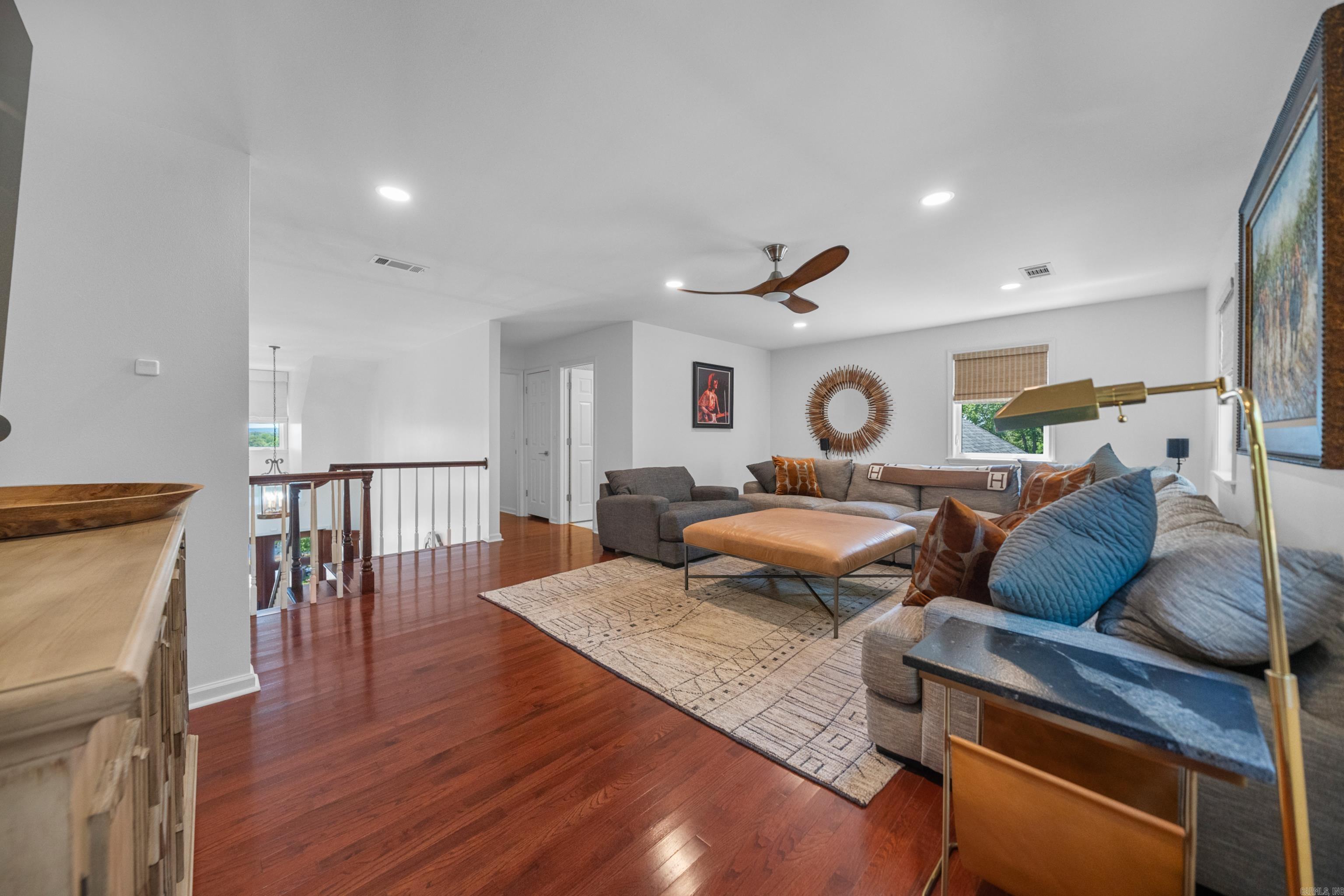 3 Stonegate Point