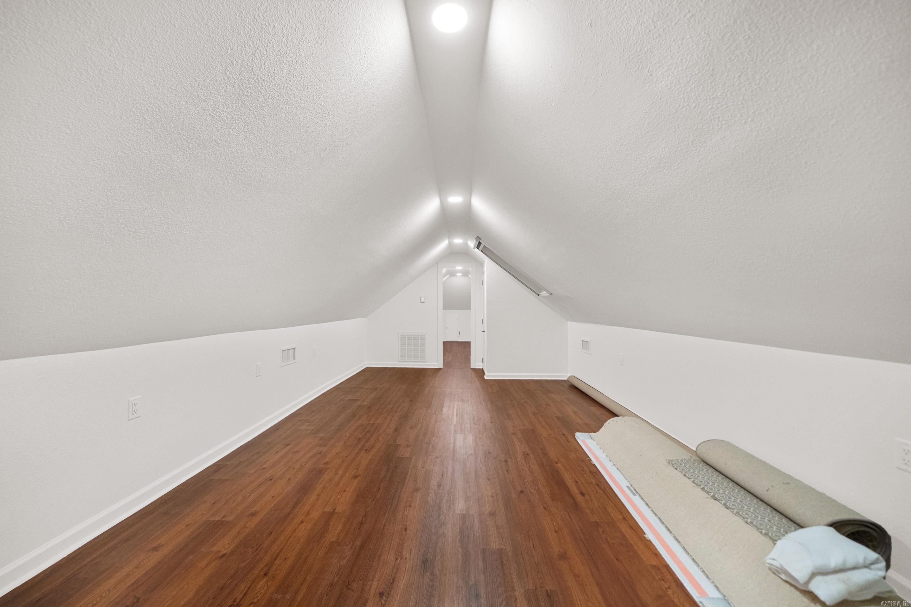 3 Stonegate Point