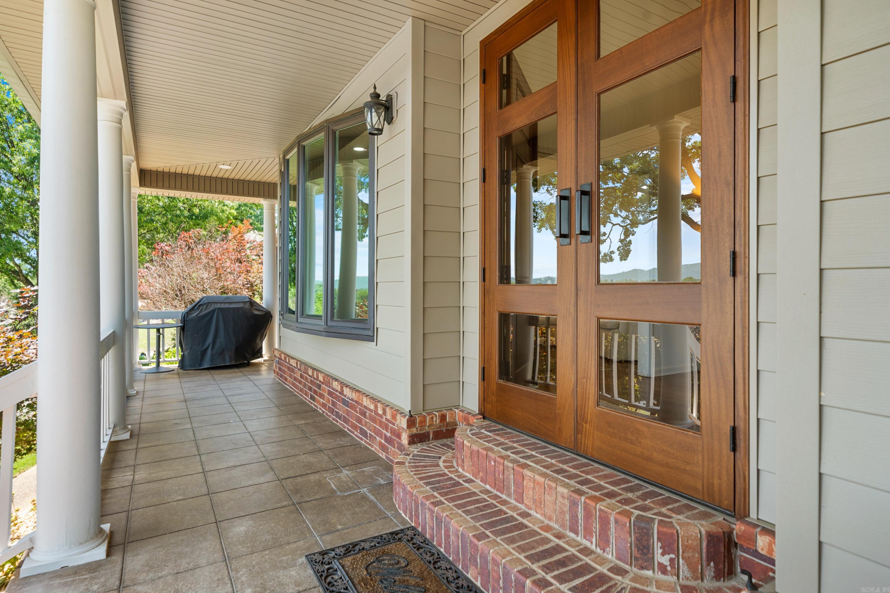 3 Stonegate Point