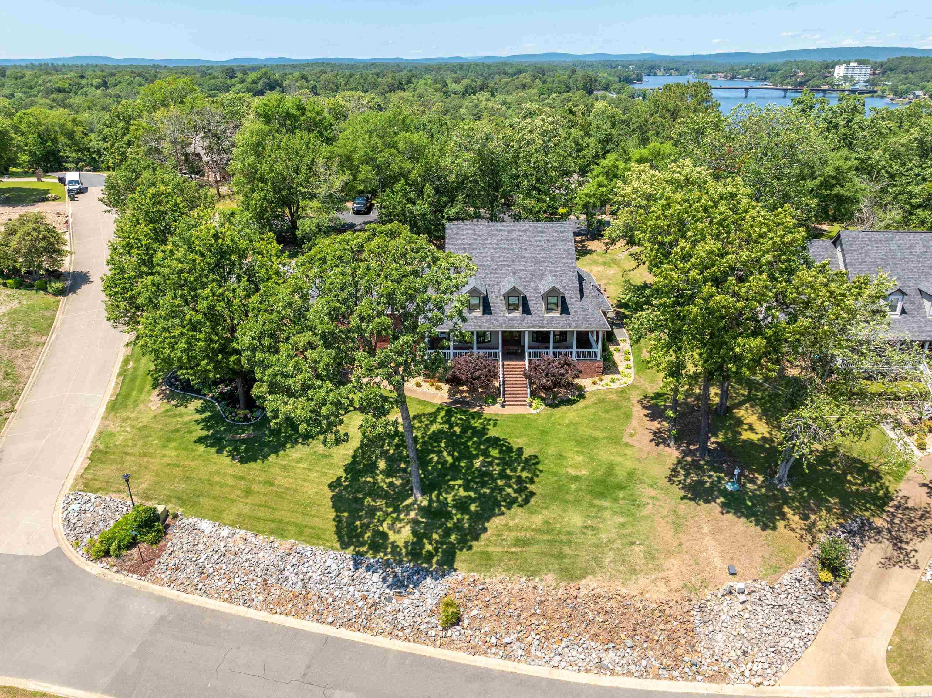 3 Stonegate Point
