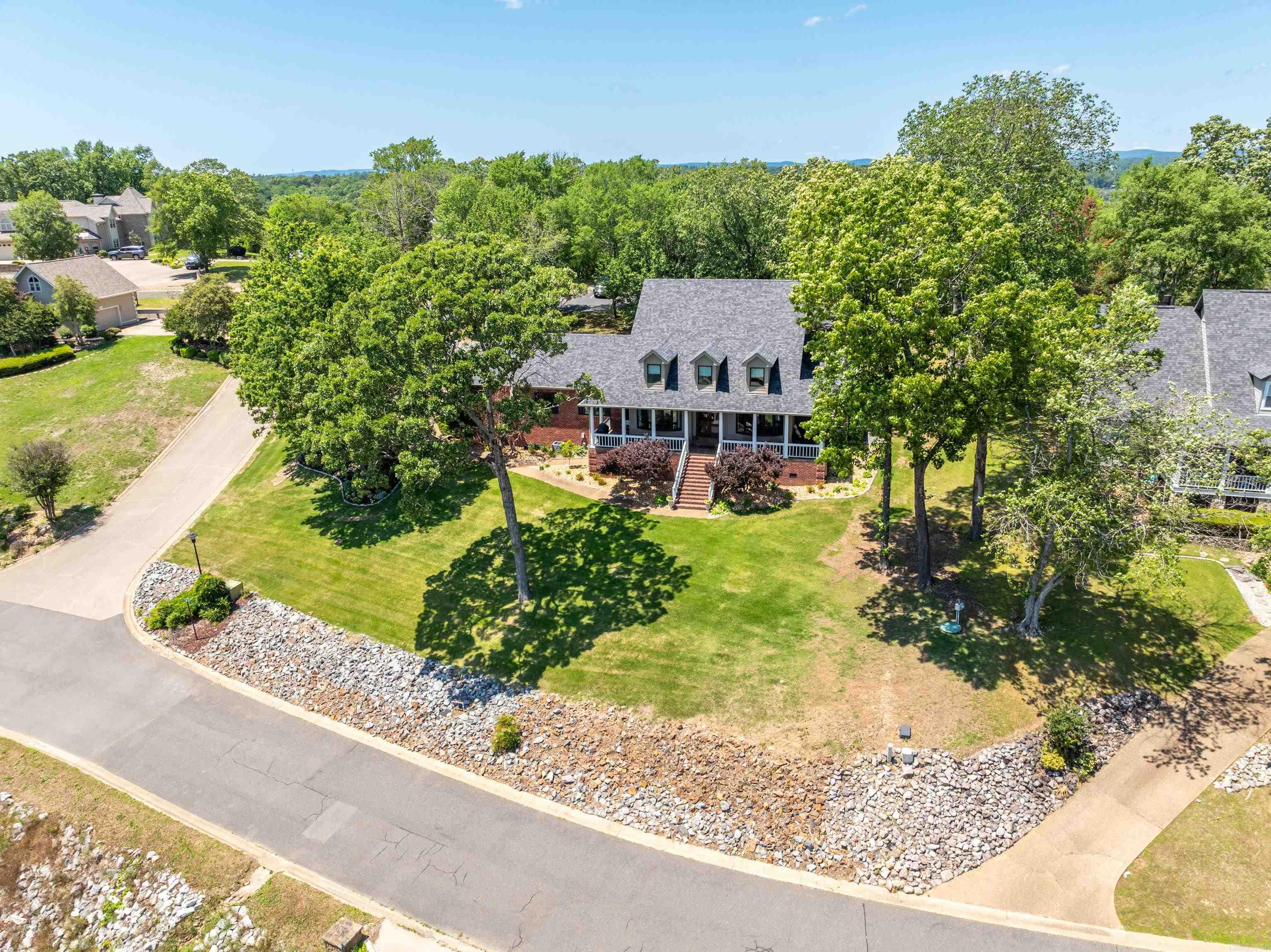3 Stonegate Point