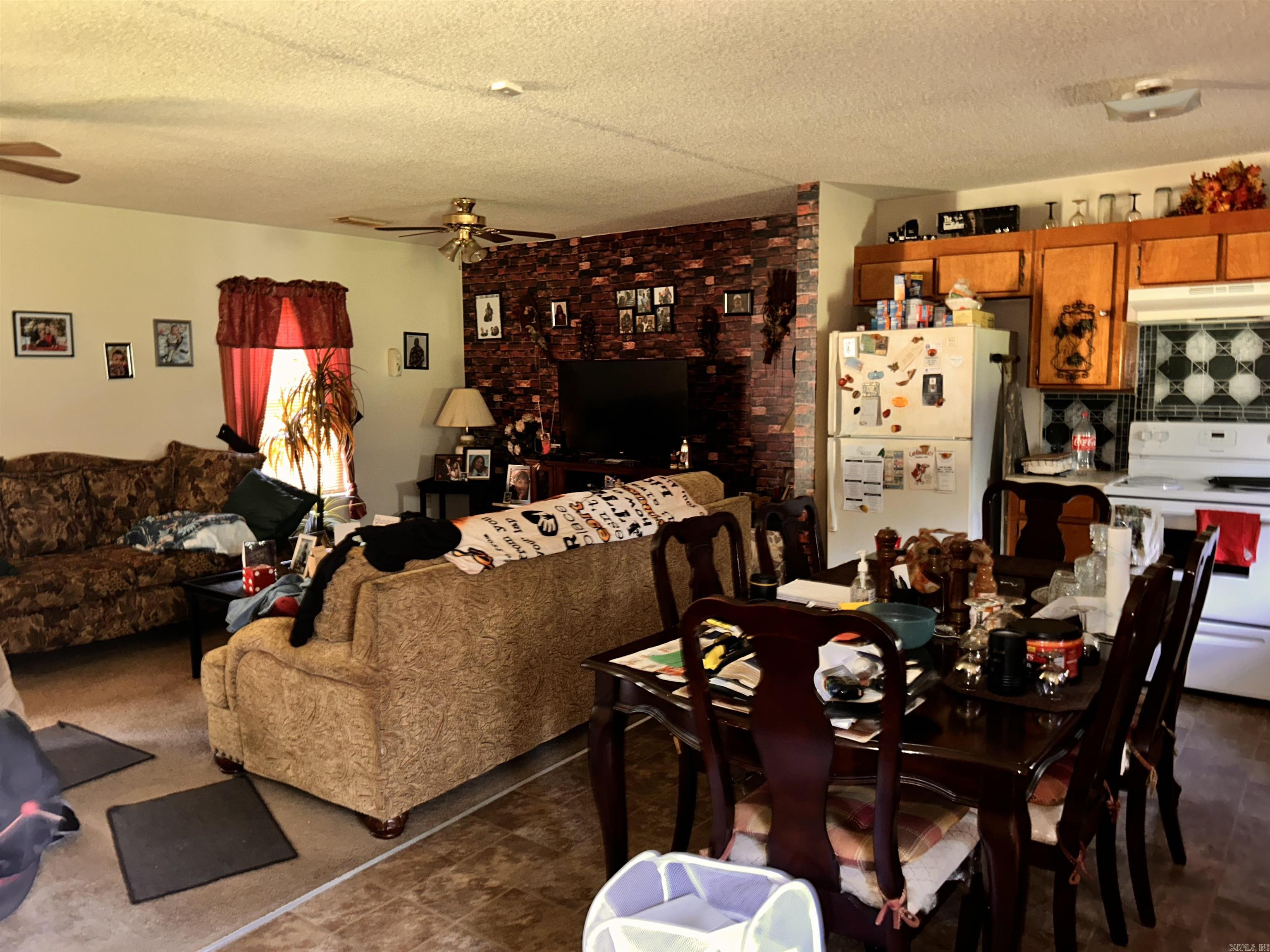 2597 Country Club RD