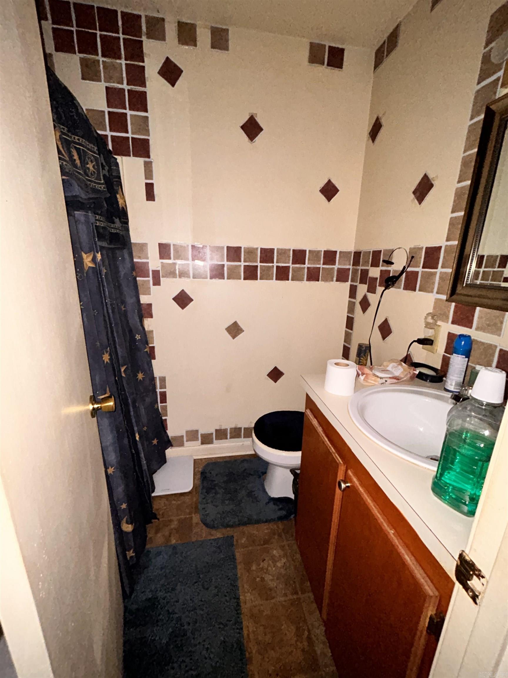 2597 Country Club RD