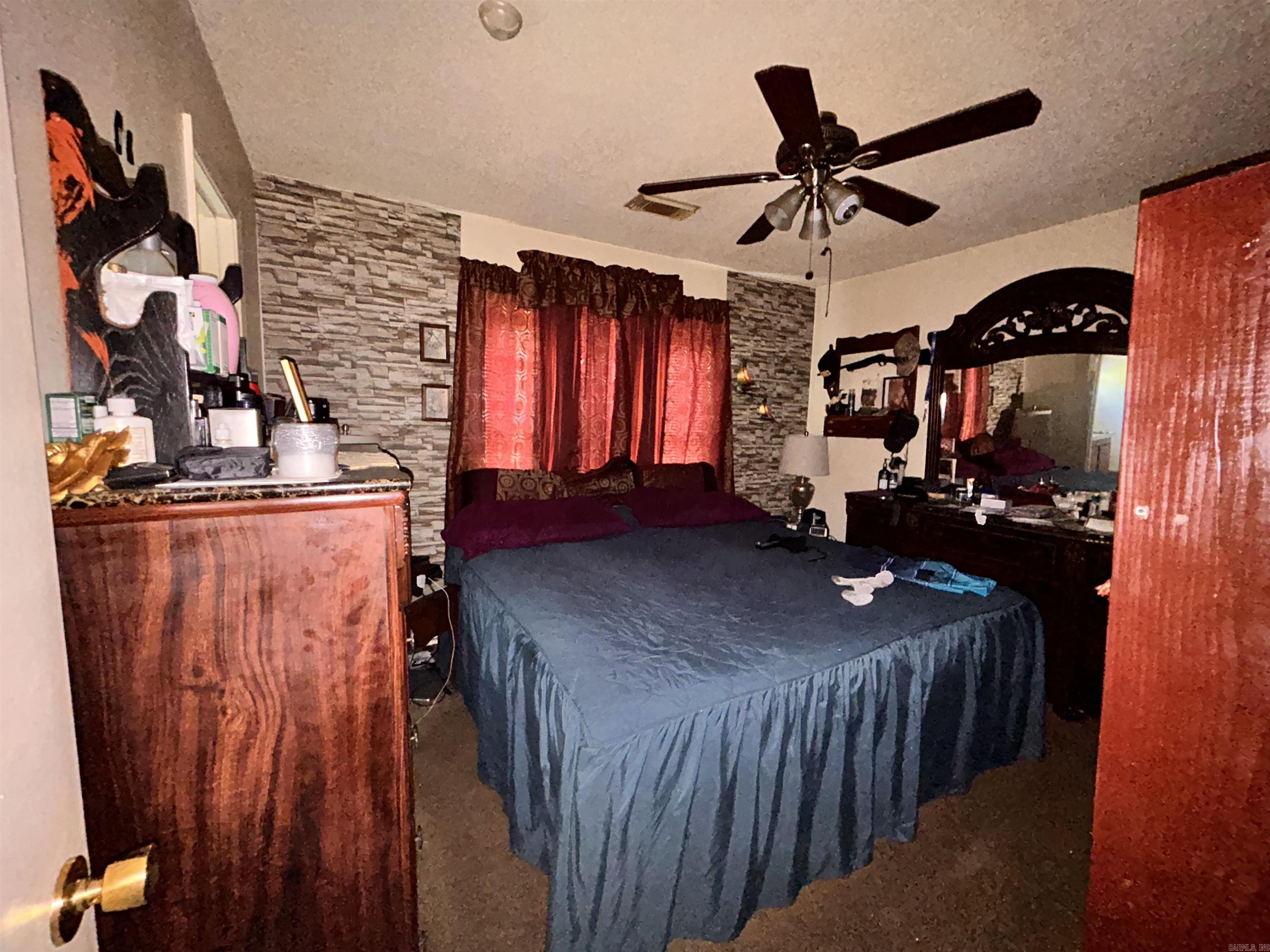 2597 Country Club RD