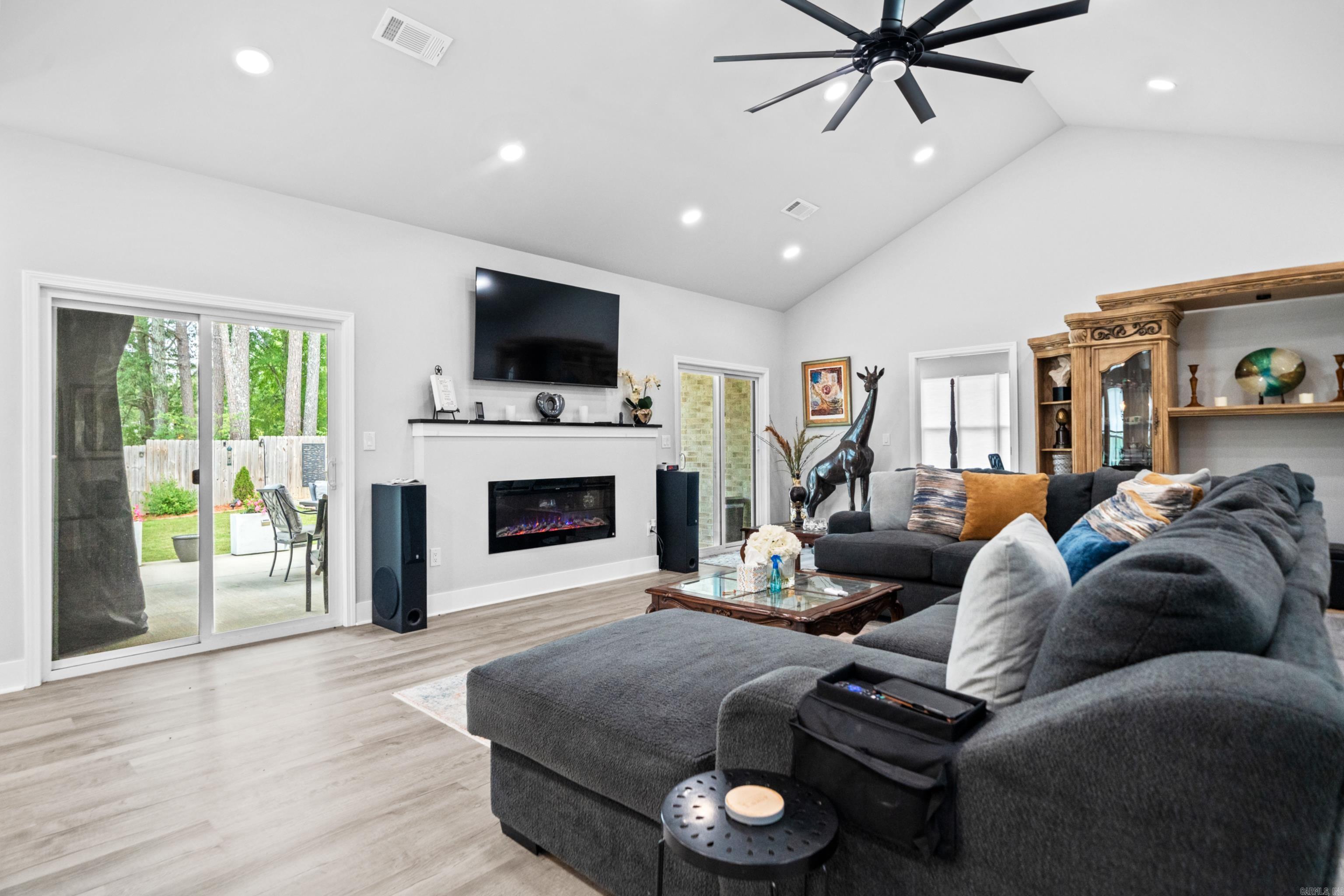 141 Ridgeway Place