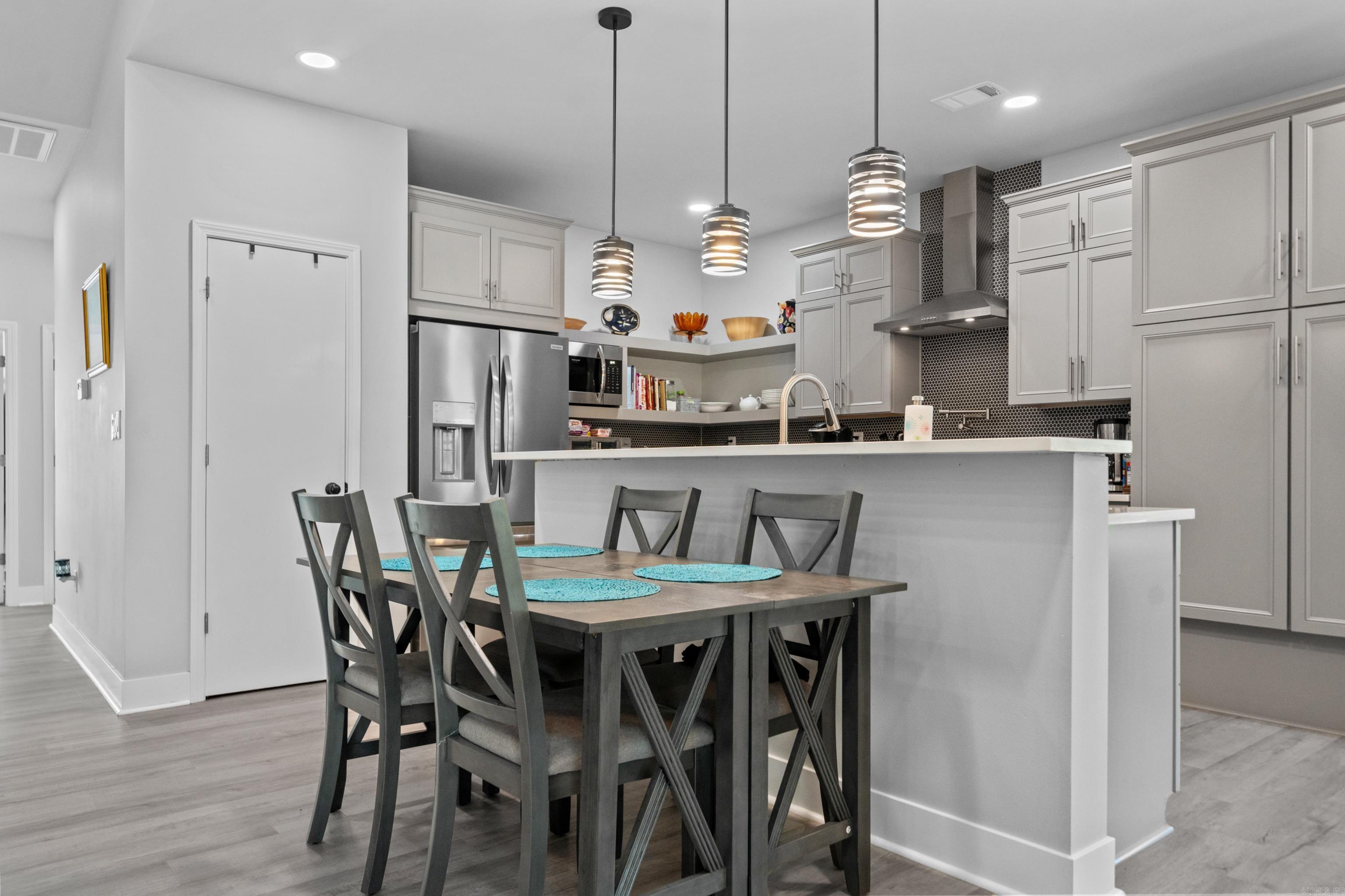 141 Ridgeway Place
