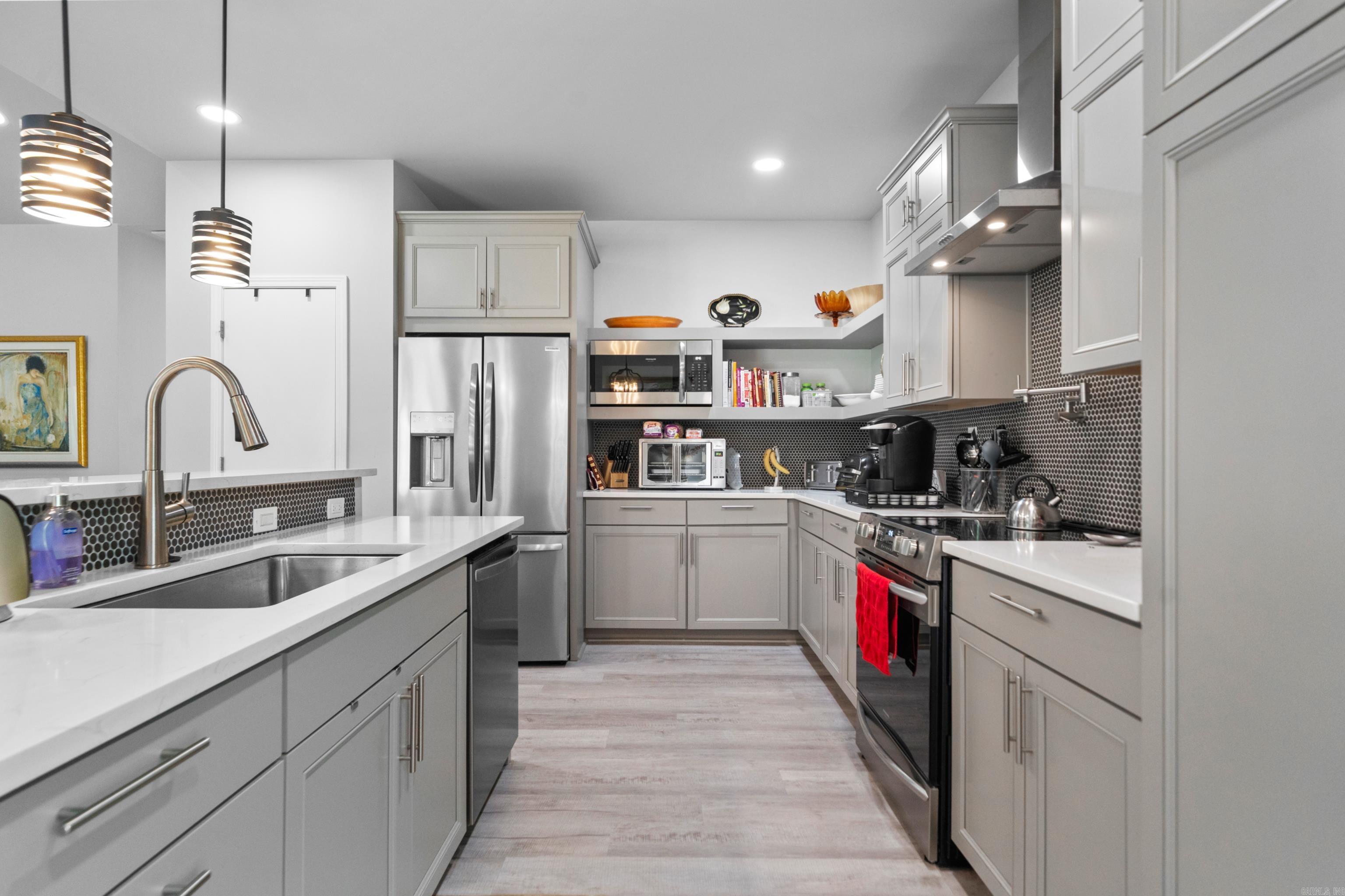 141 Ridgeway Place
