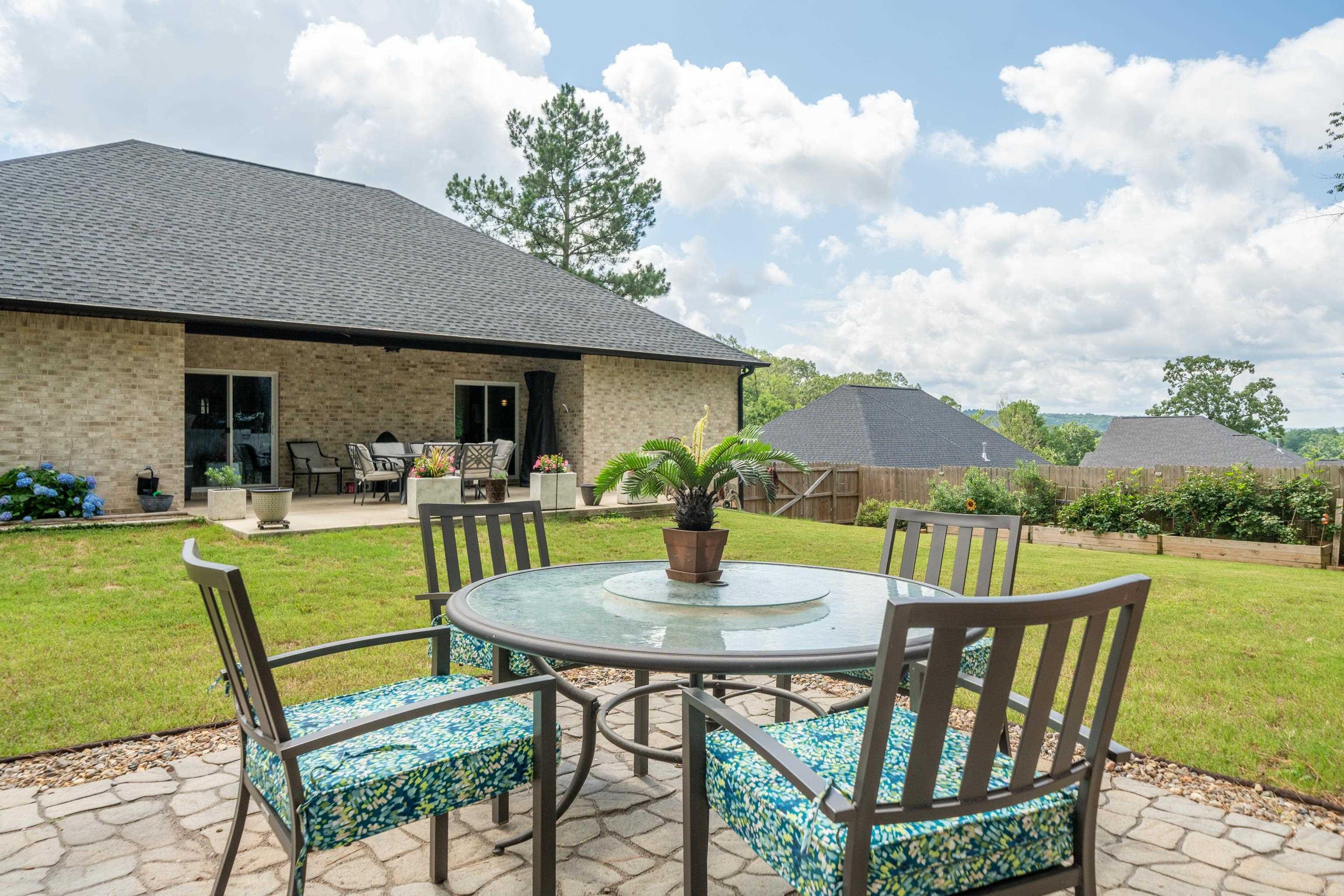 141 Ridgeway Place