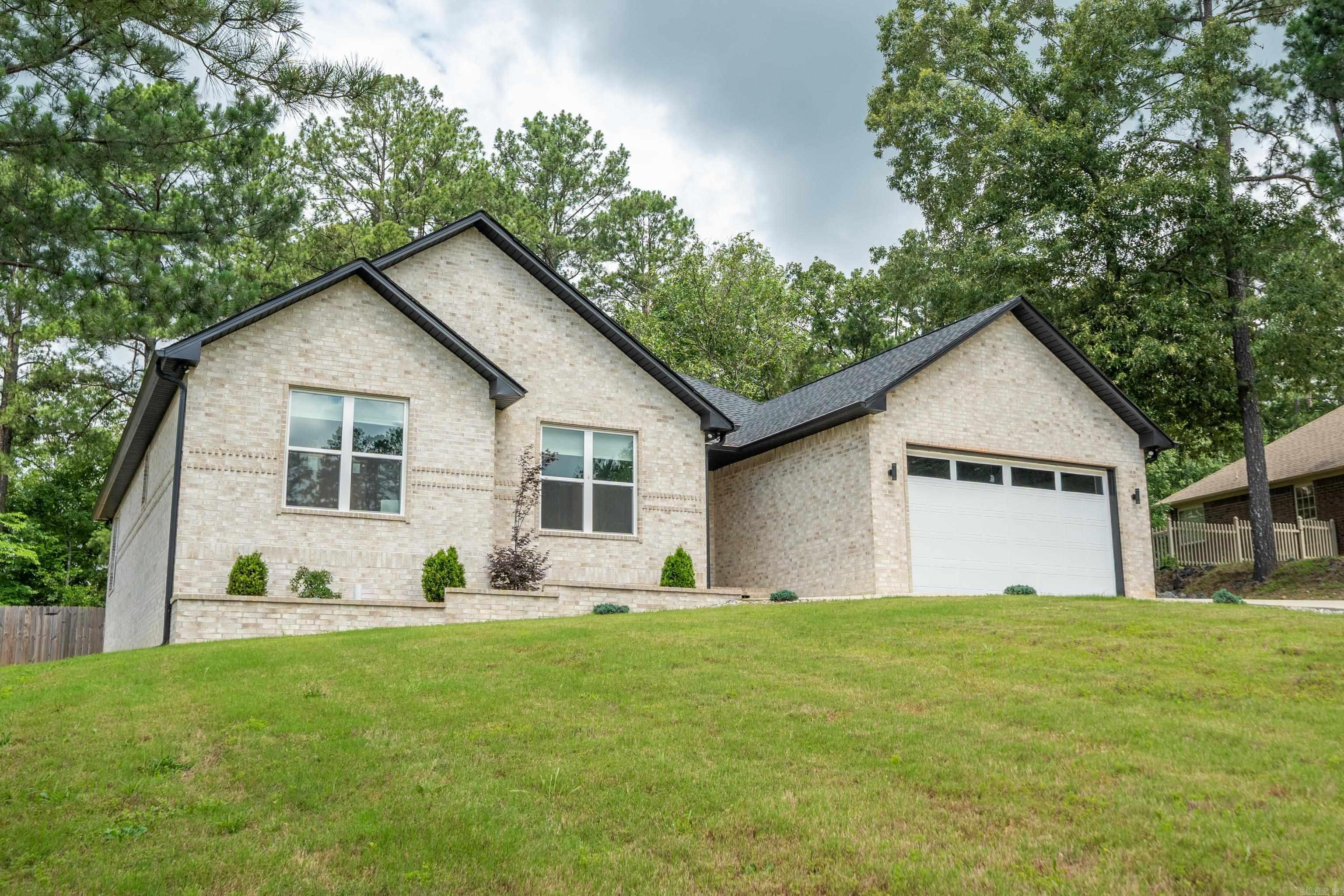 141 Ridgeway Place
