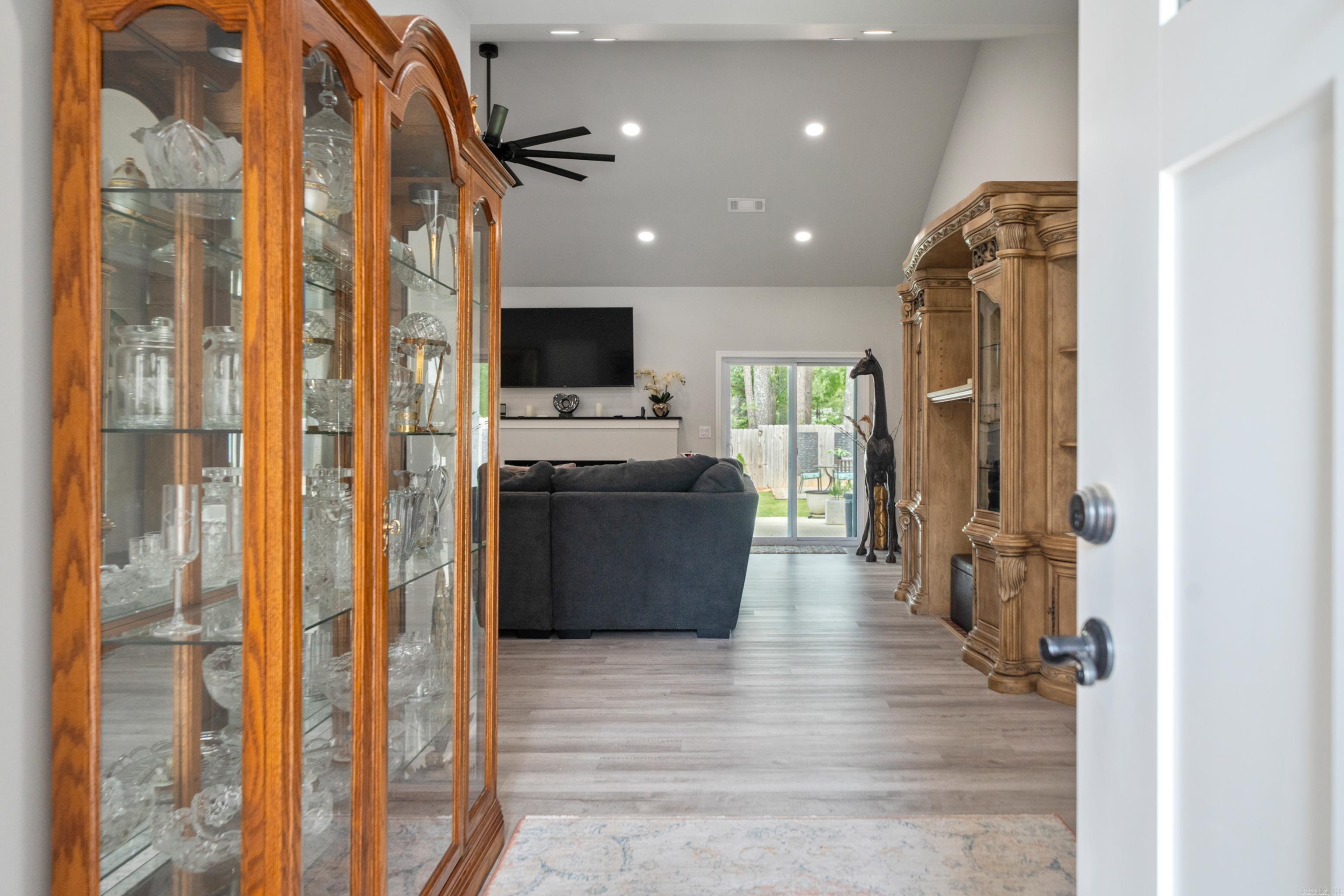 141 Ridgeway Place