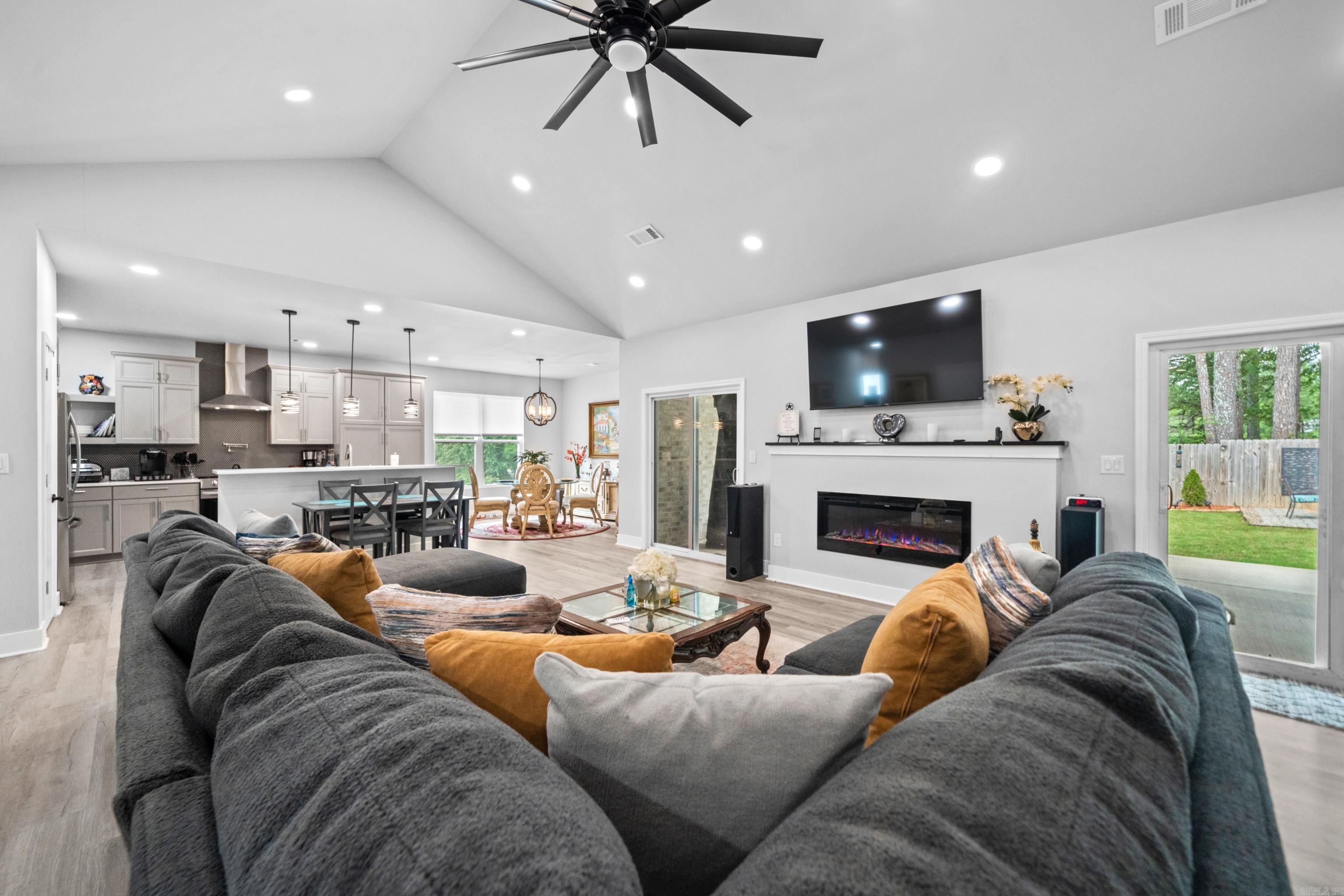 141 Ridgeway Place
