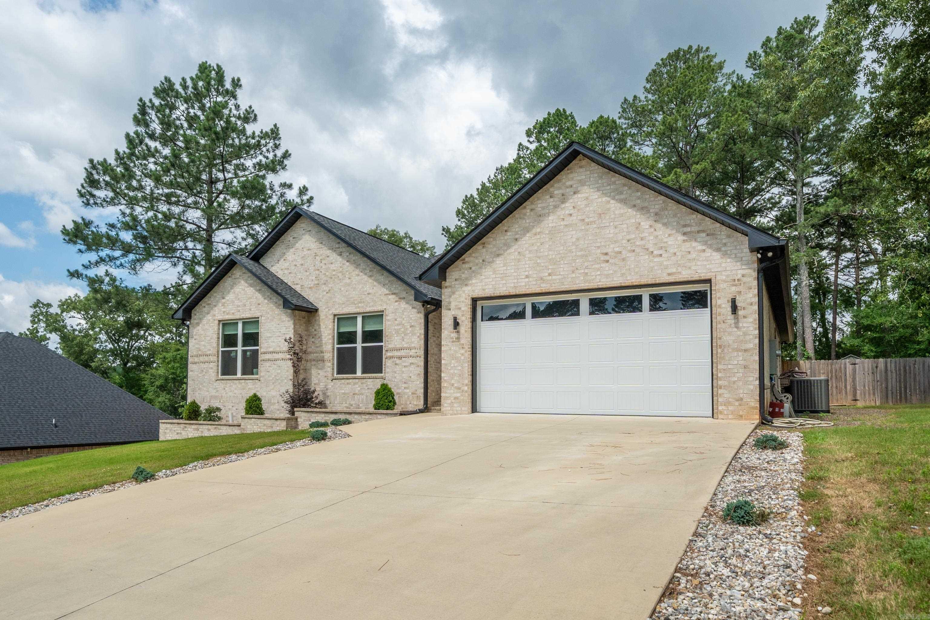 141 Ridgeway Place