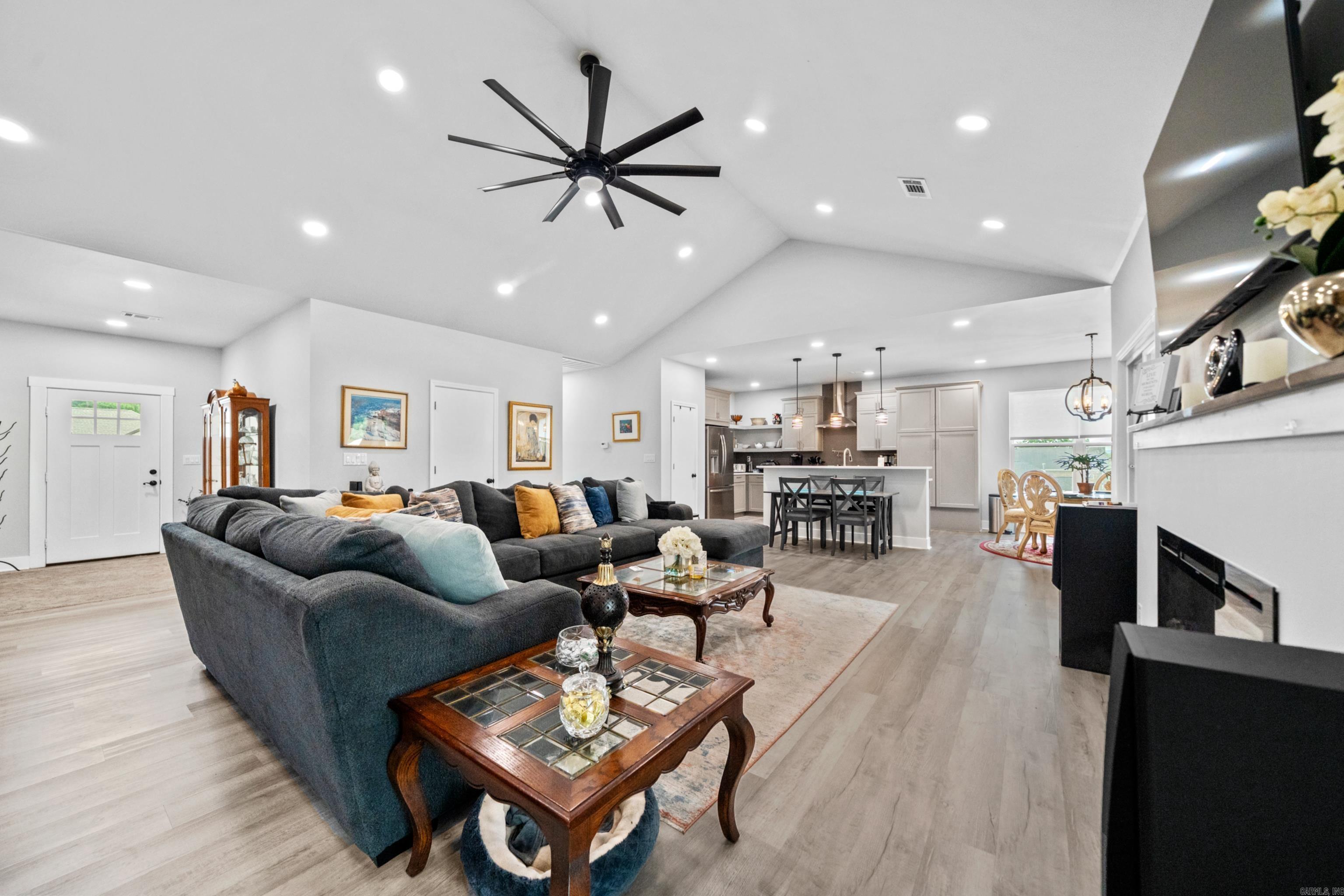 141 Ridgeway Place