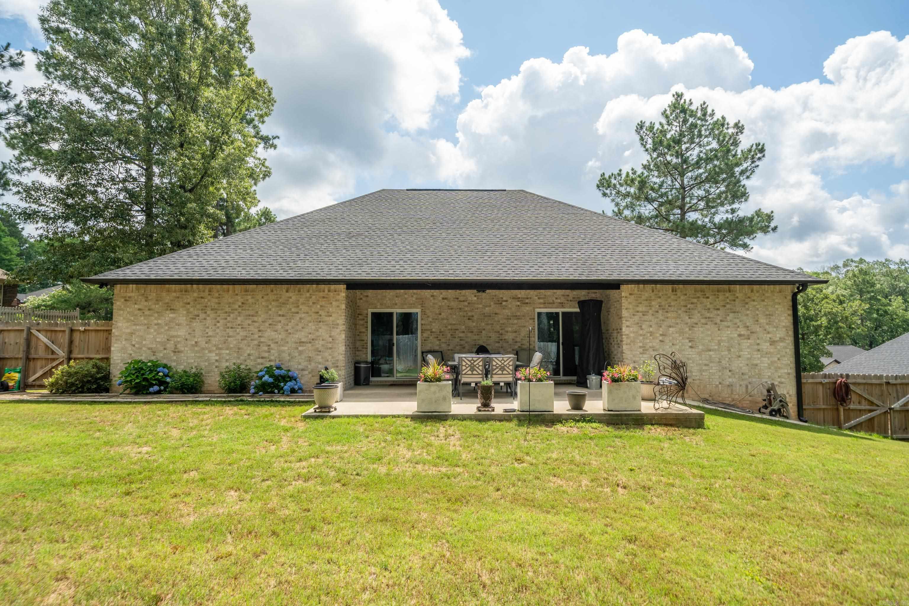 141 Ridgeway Place