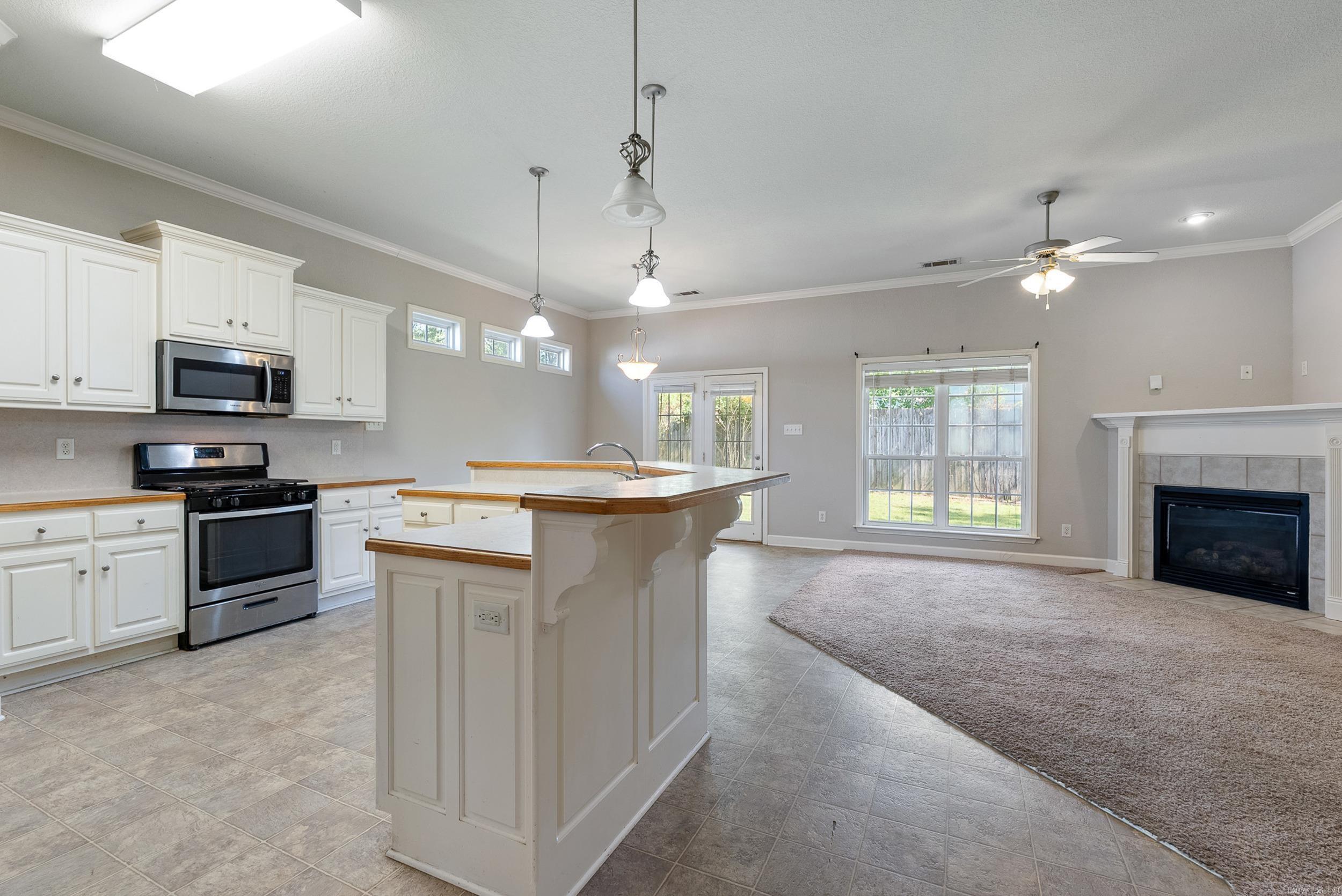 305 Ridgelea Avenue