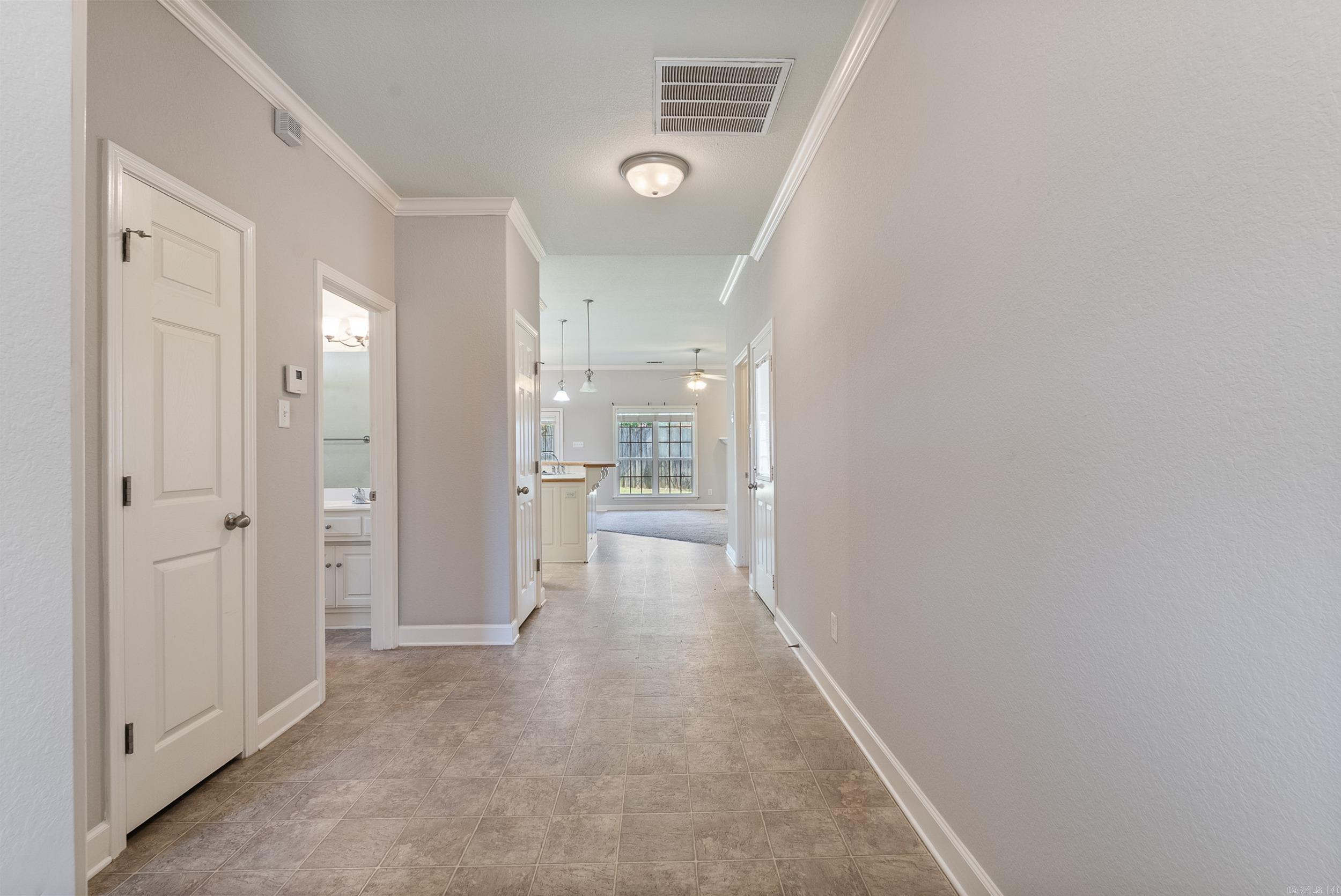 305 Ridgelea Avenue