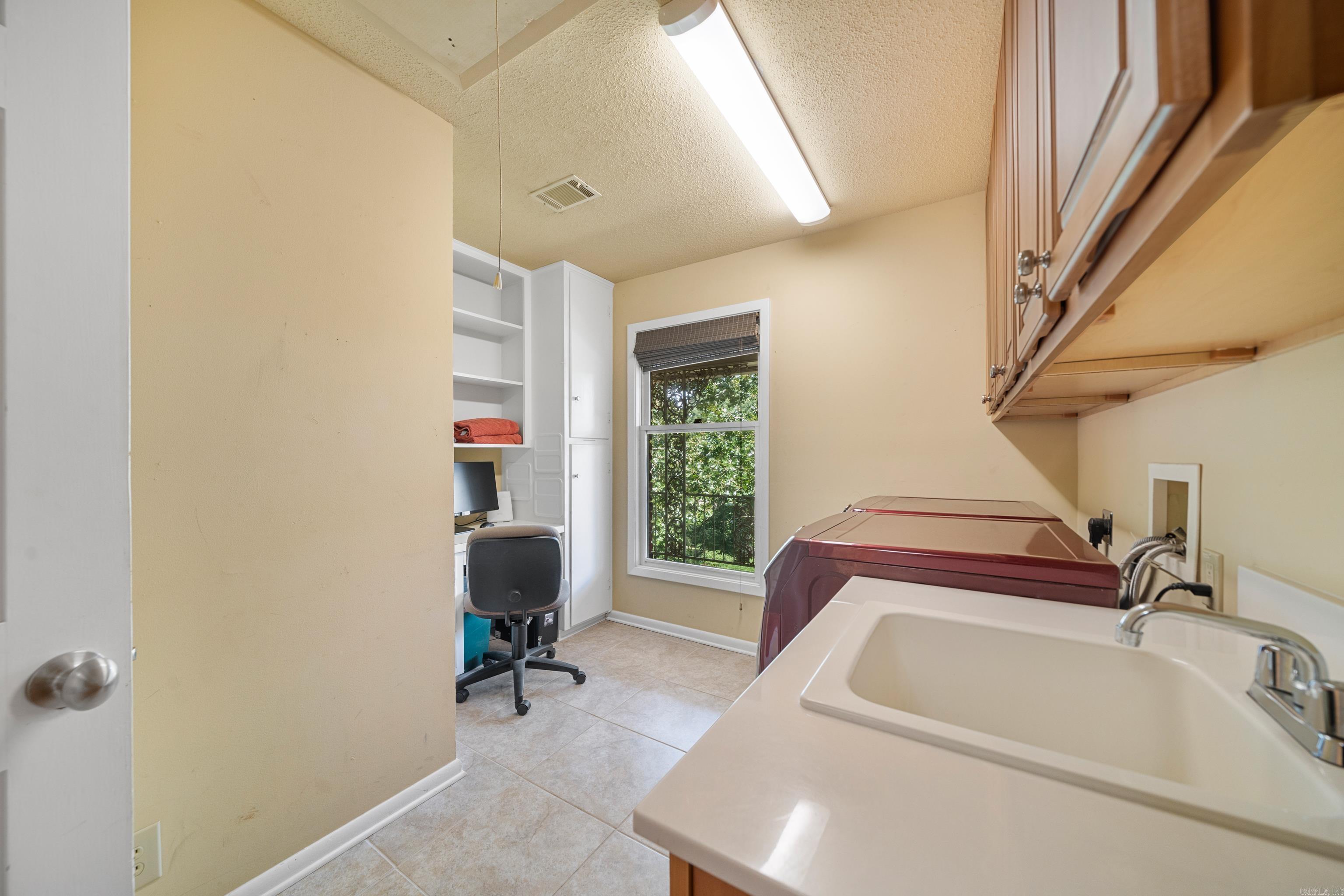 112 Leigh Circle